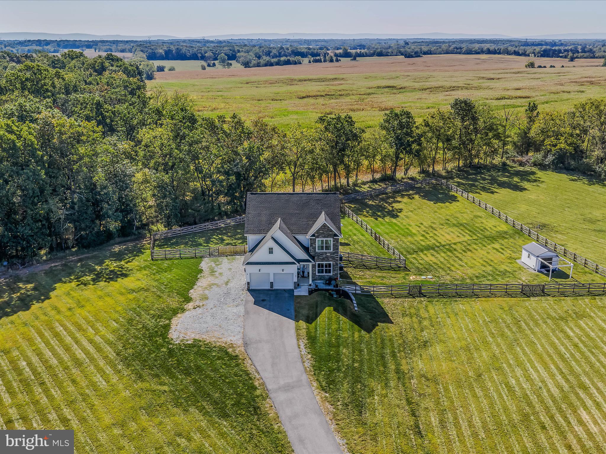 84 TRIPLE CROWN COURT