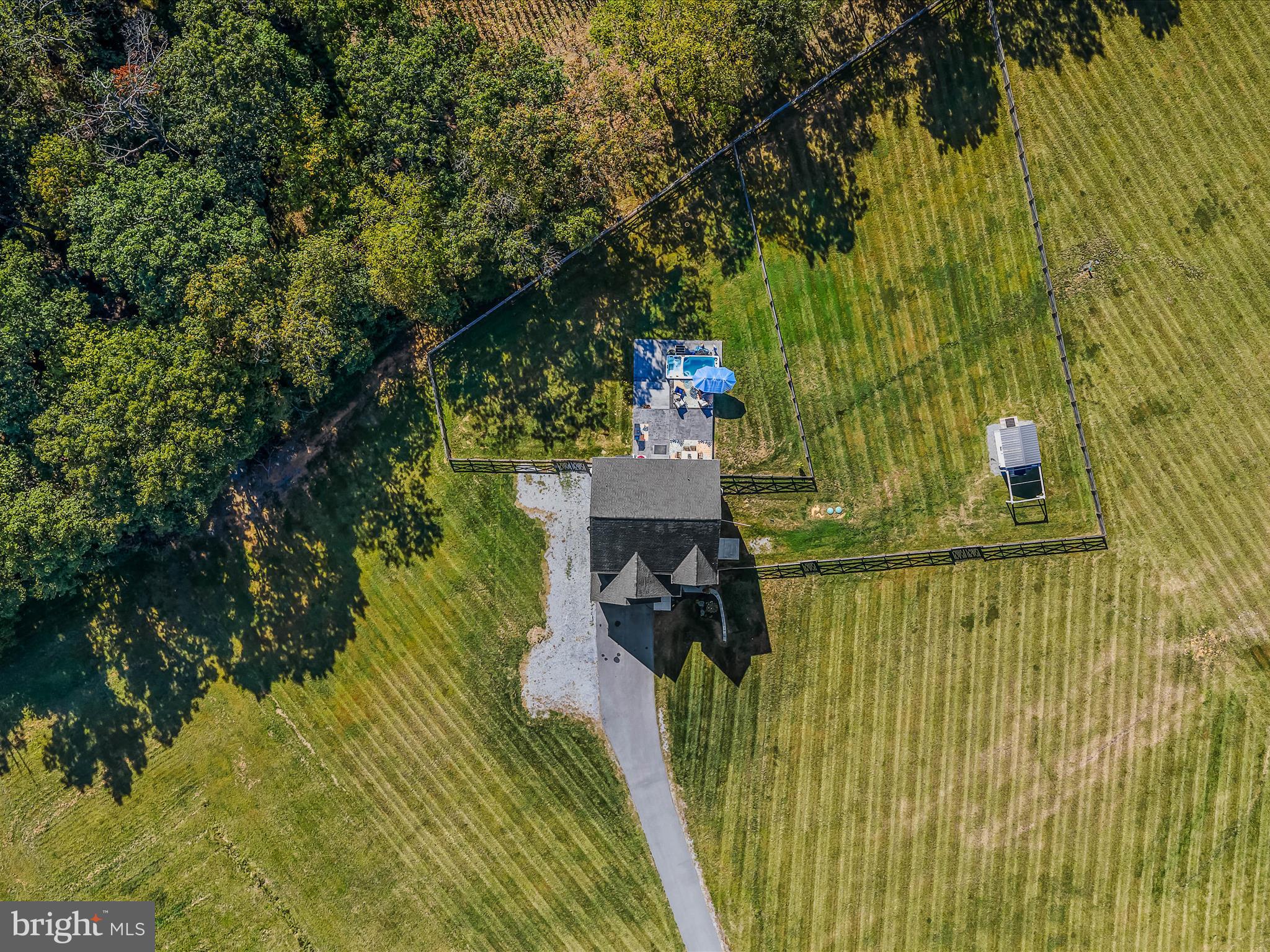 84 TRIPLE CROWN COURT