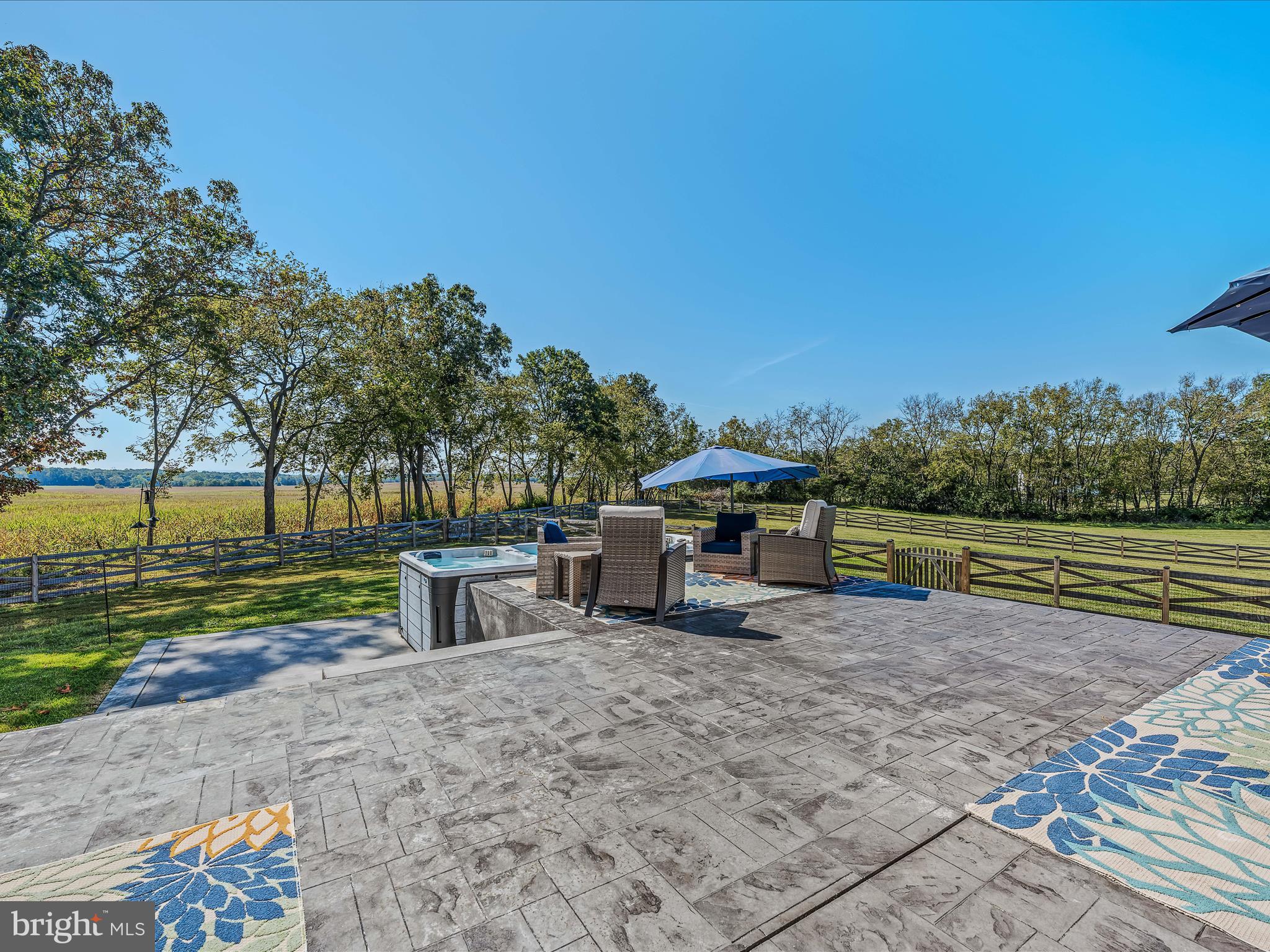 84 TRIPLE CROWN COURT