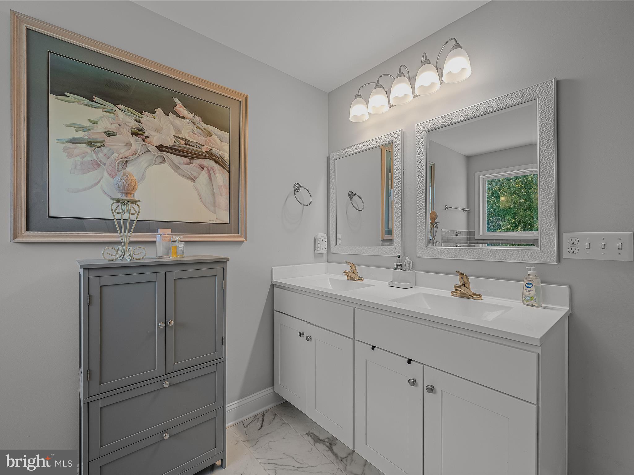 84 TRIPLE CROWN COURT