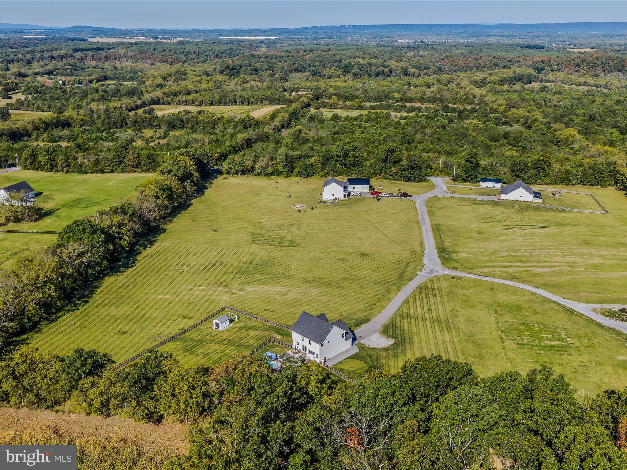 84 TRIPLE CROWN COURT