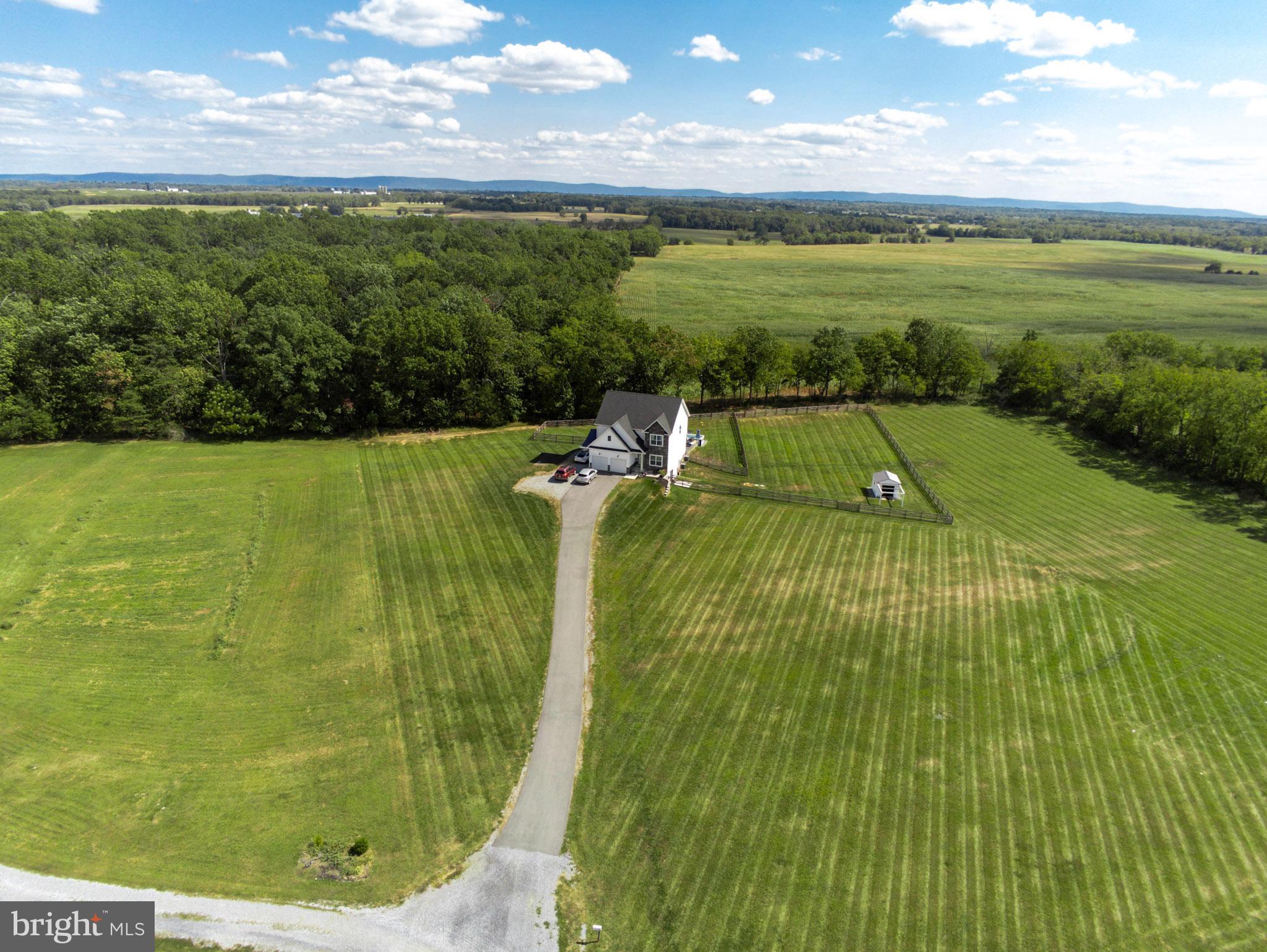 84 TRIPLE CROWN COURT