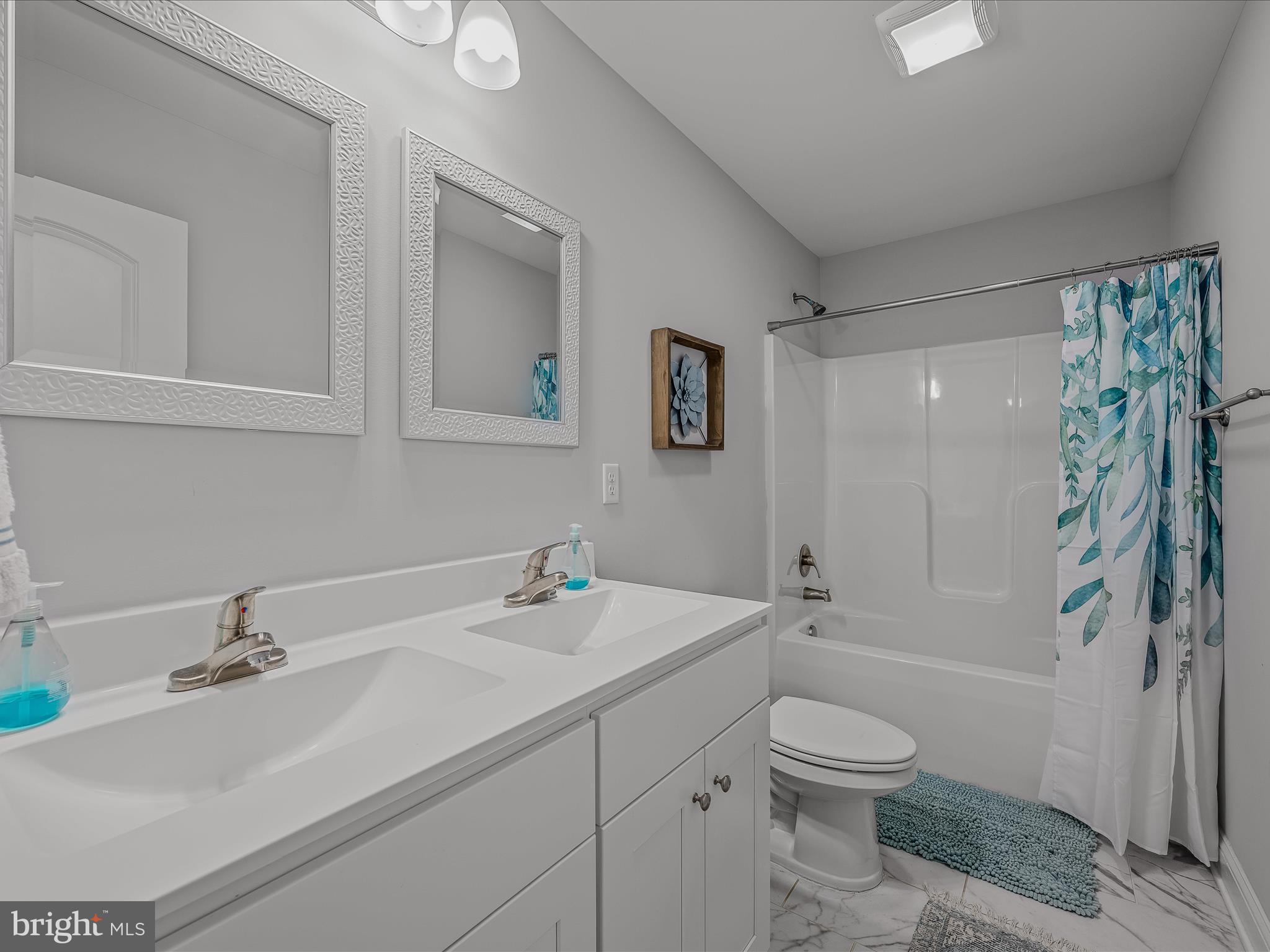 84 TRIPLE CROWN COURT