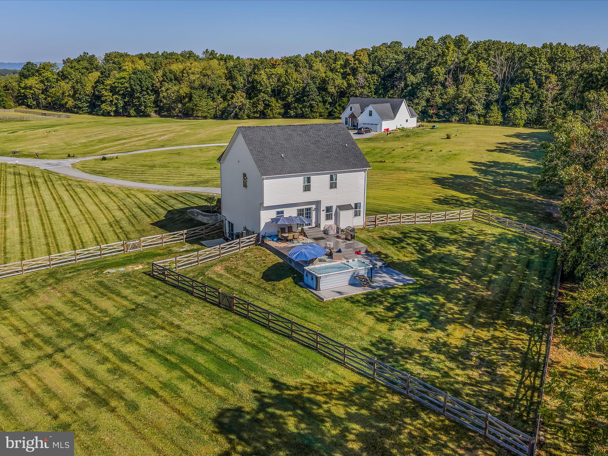 84 TRIPLE CROWN COURT