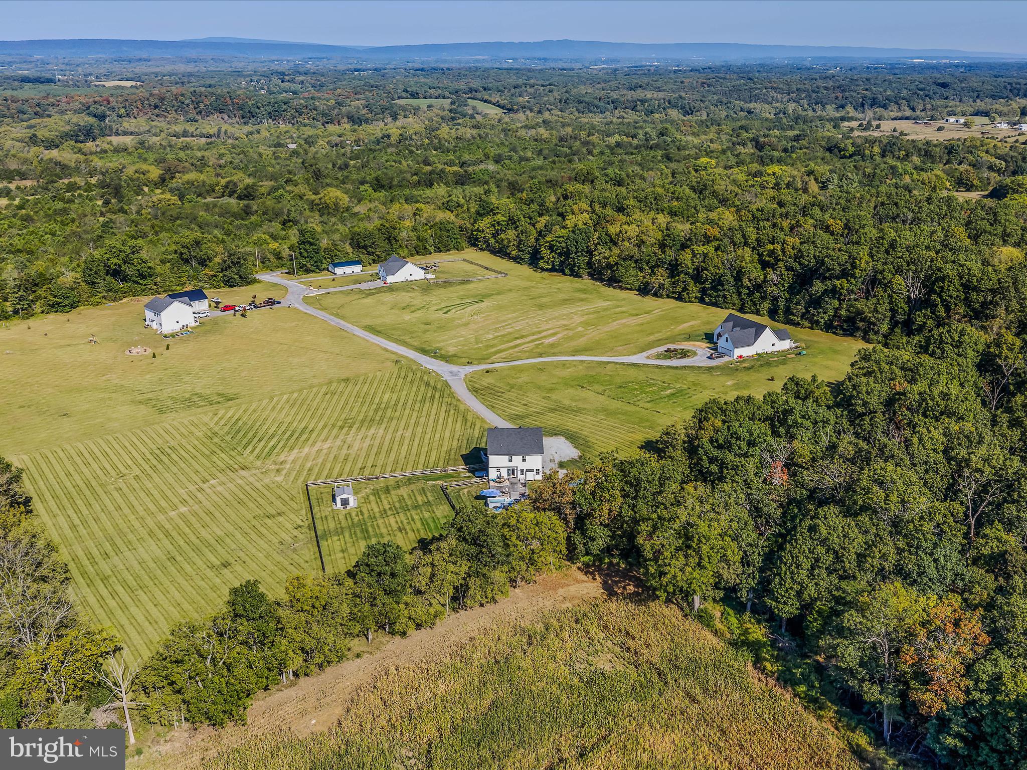 84 TRIPLE CROWN COURT