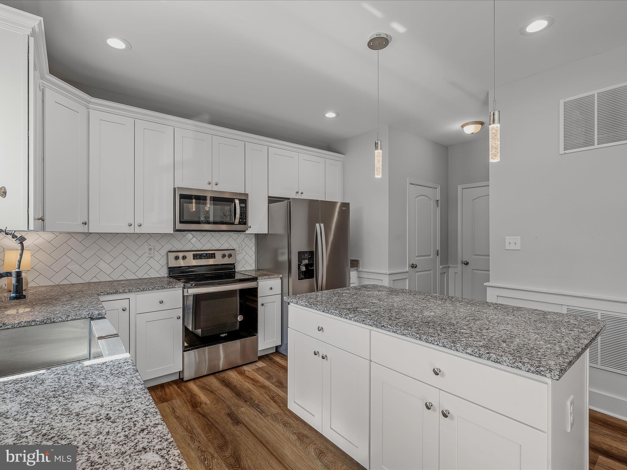 84 TRIPLE CROWN COURT