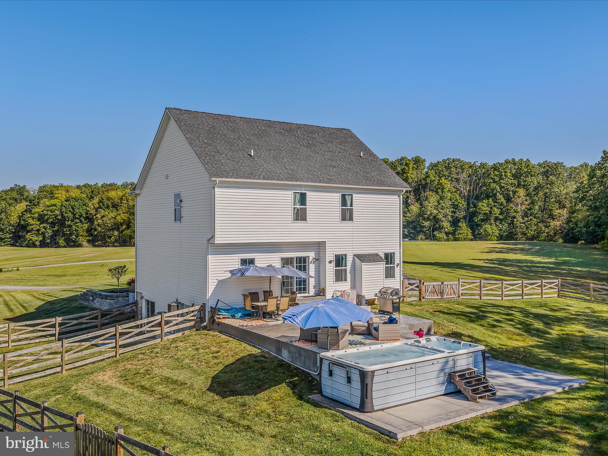 84 TRIPLE CROWN COURT