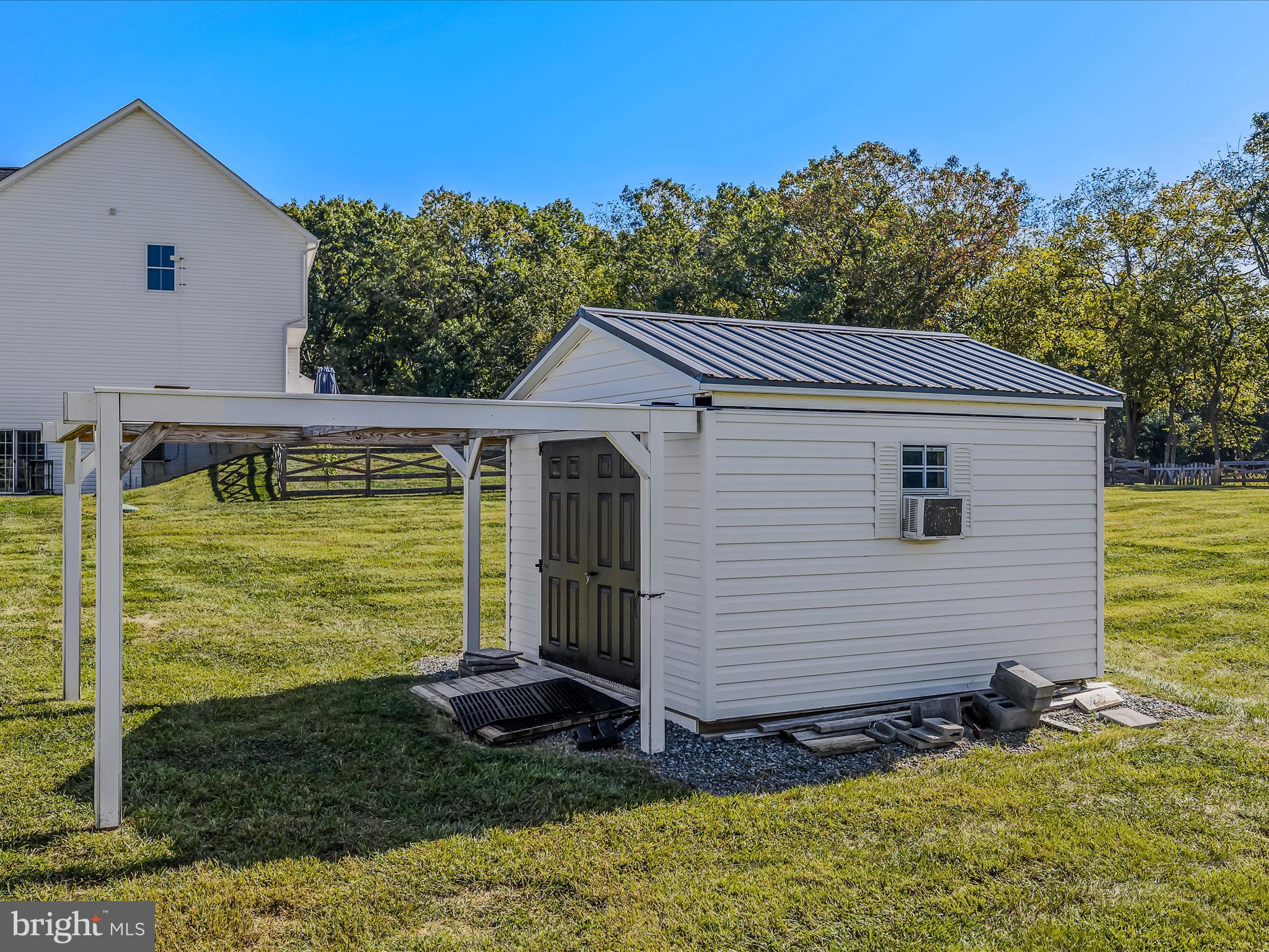 84 TRIPLE CROWN COURT