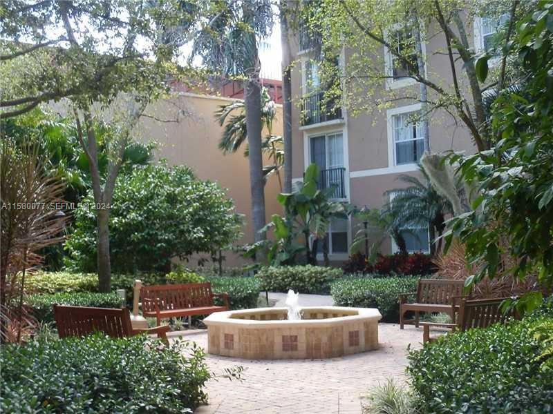 630 S Sapodilla Avenue 313