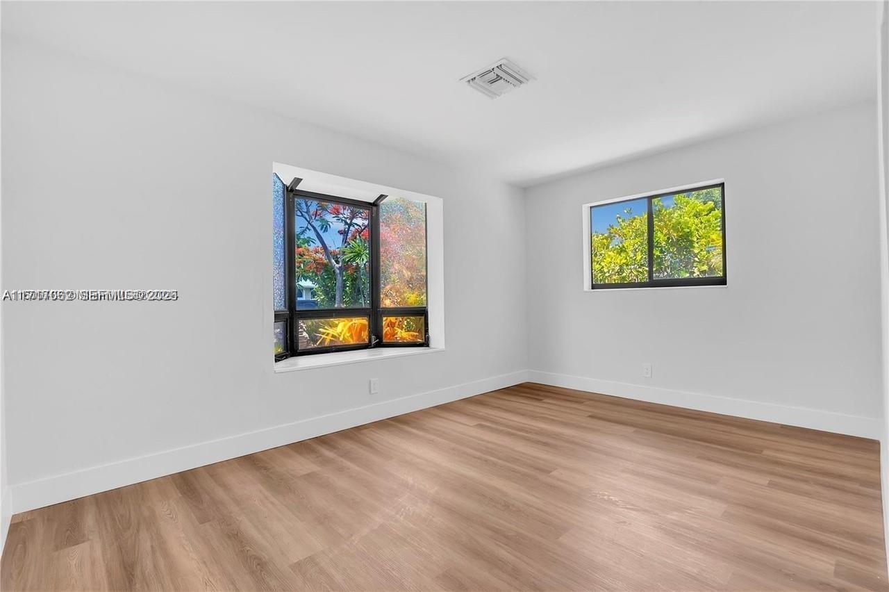 450 NW 15th Street