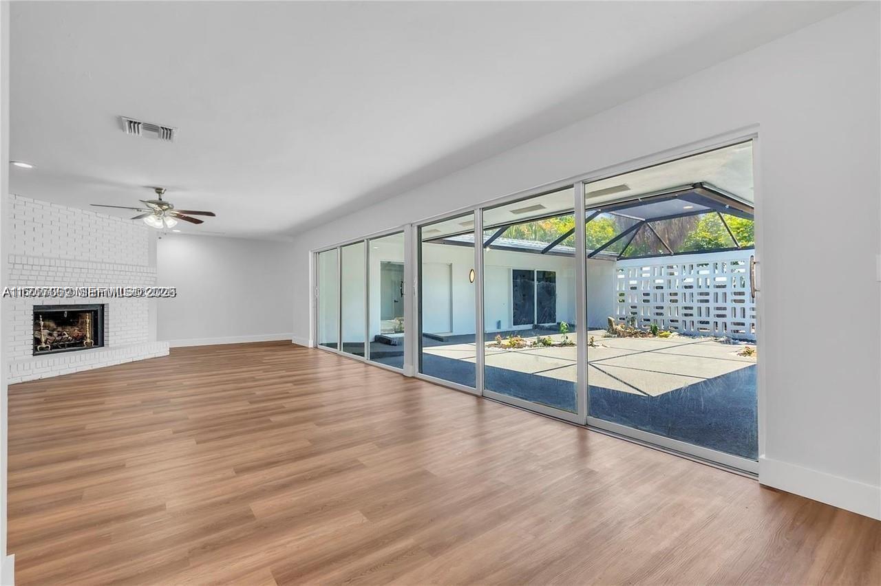 450 NW 15th Street