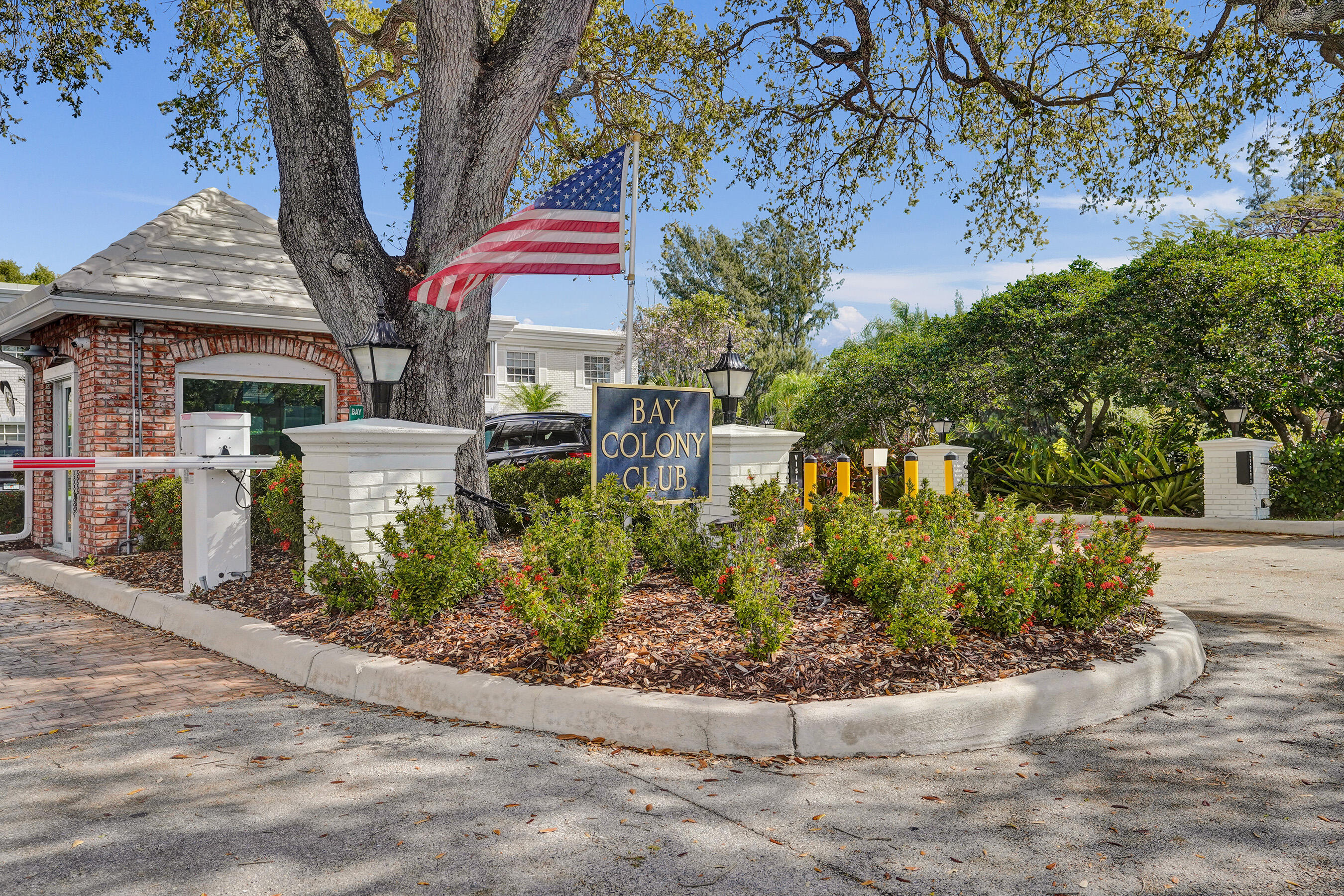 6289 Bay Club Drive
