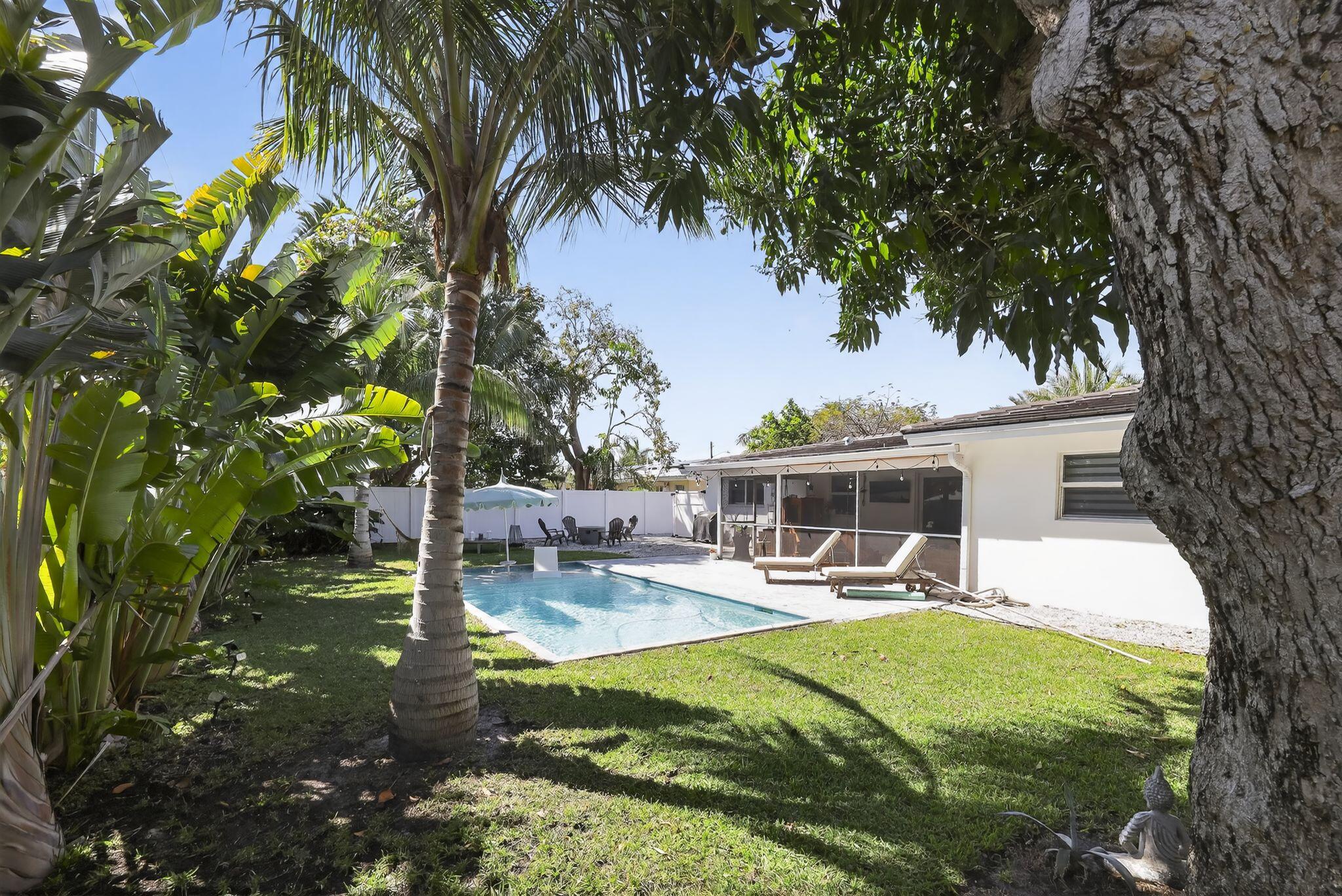 976 SW 11th Street