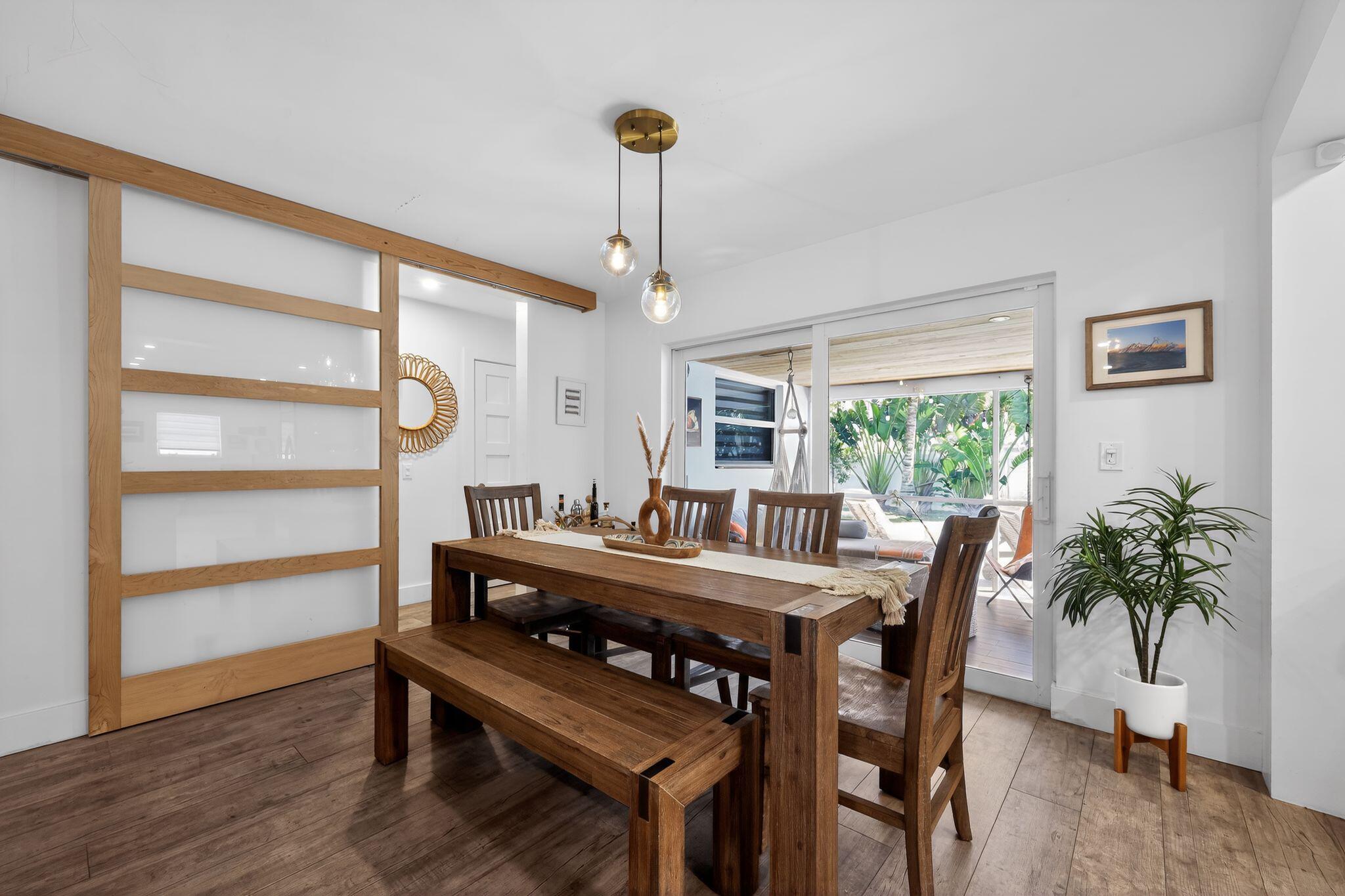 976 SW 11th Street