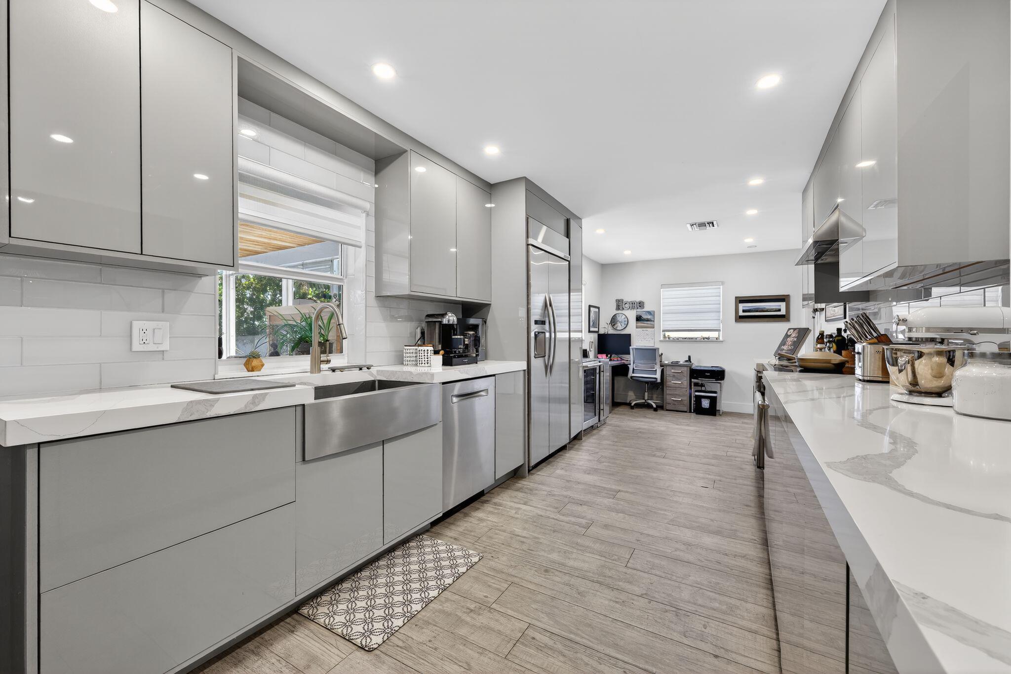 976 SW 11th Street