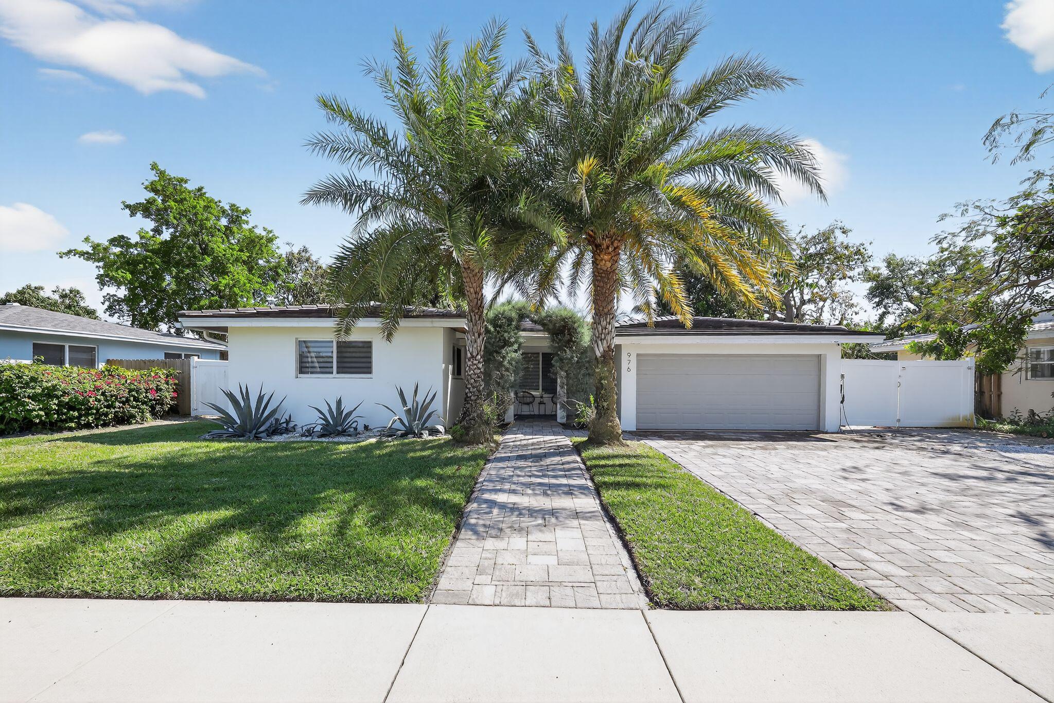 976 SW 11th Street
