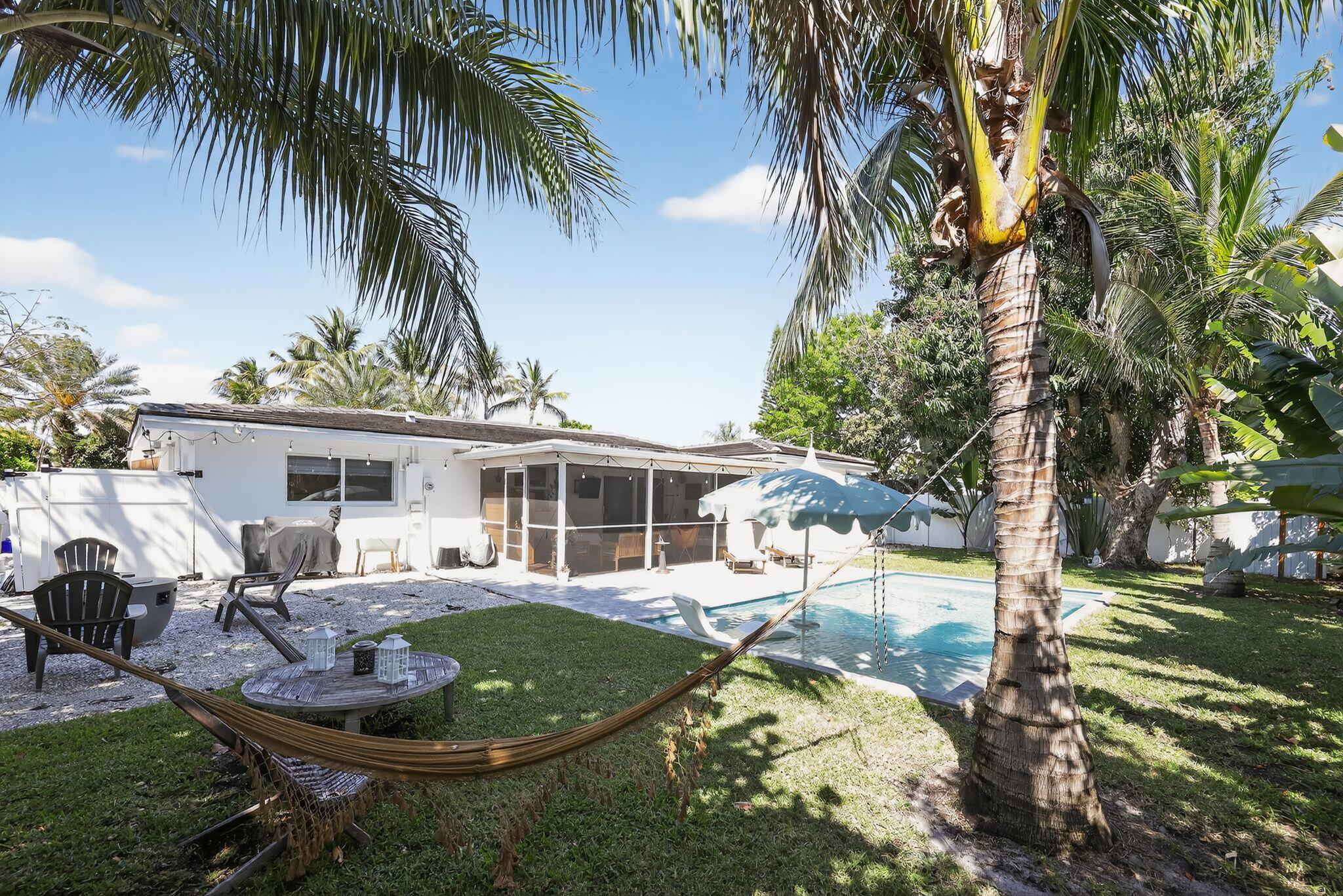 976 SW 11th Street