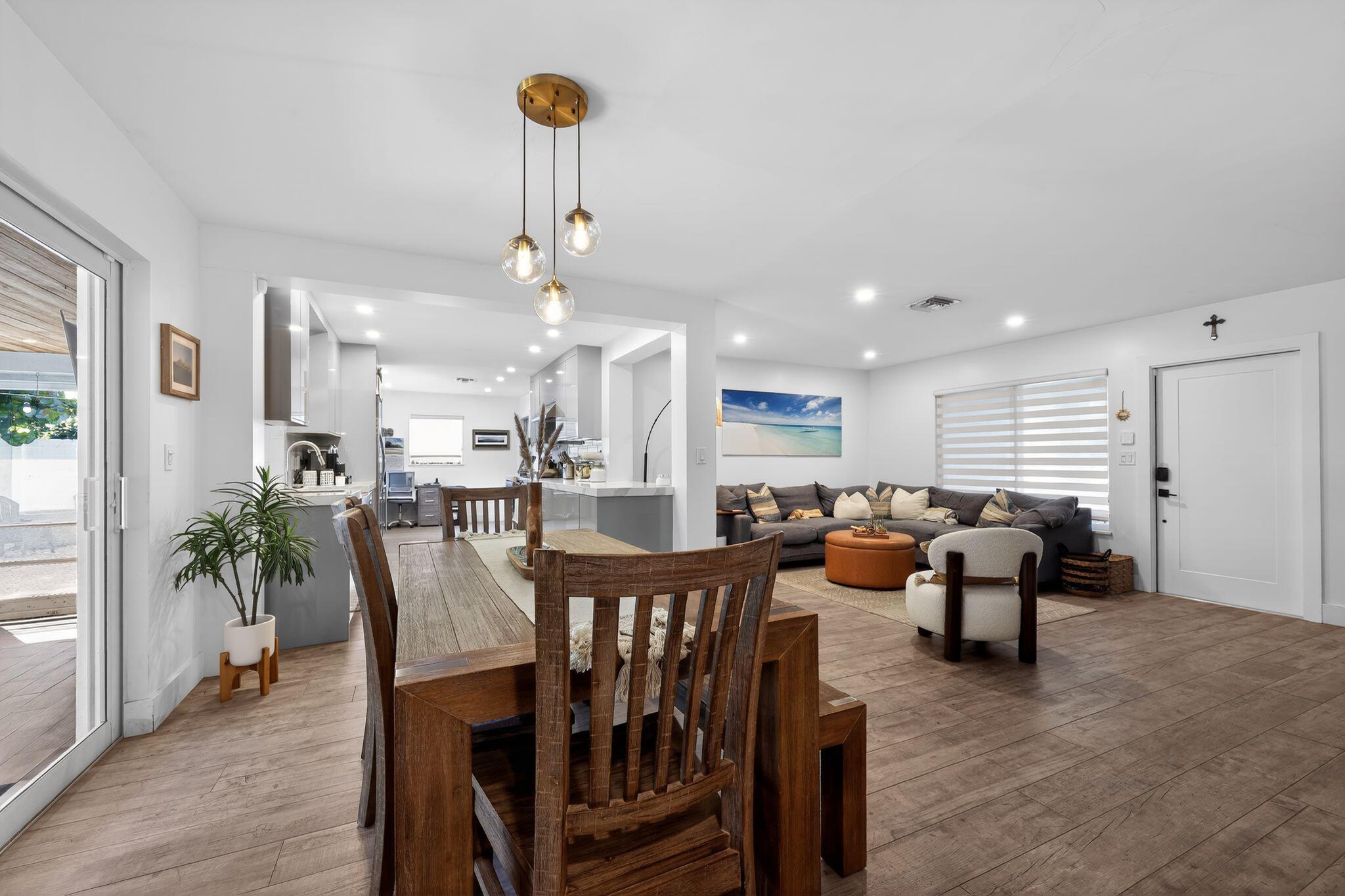 976 SW 11th Street