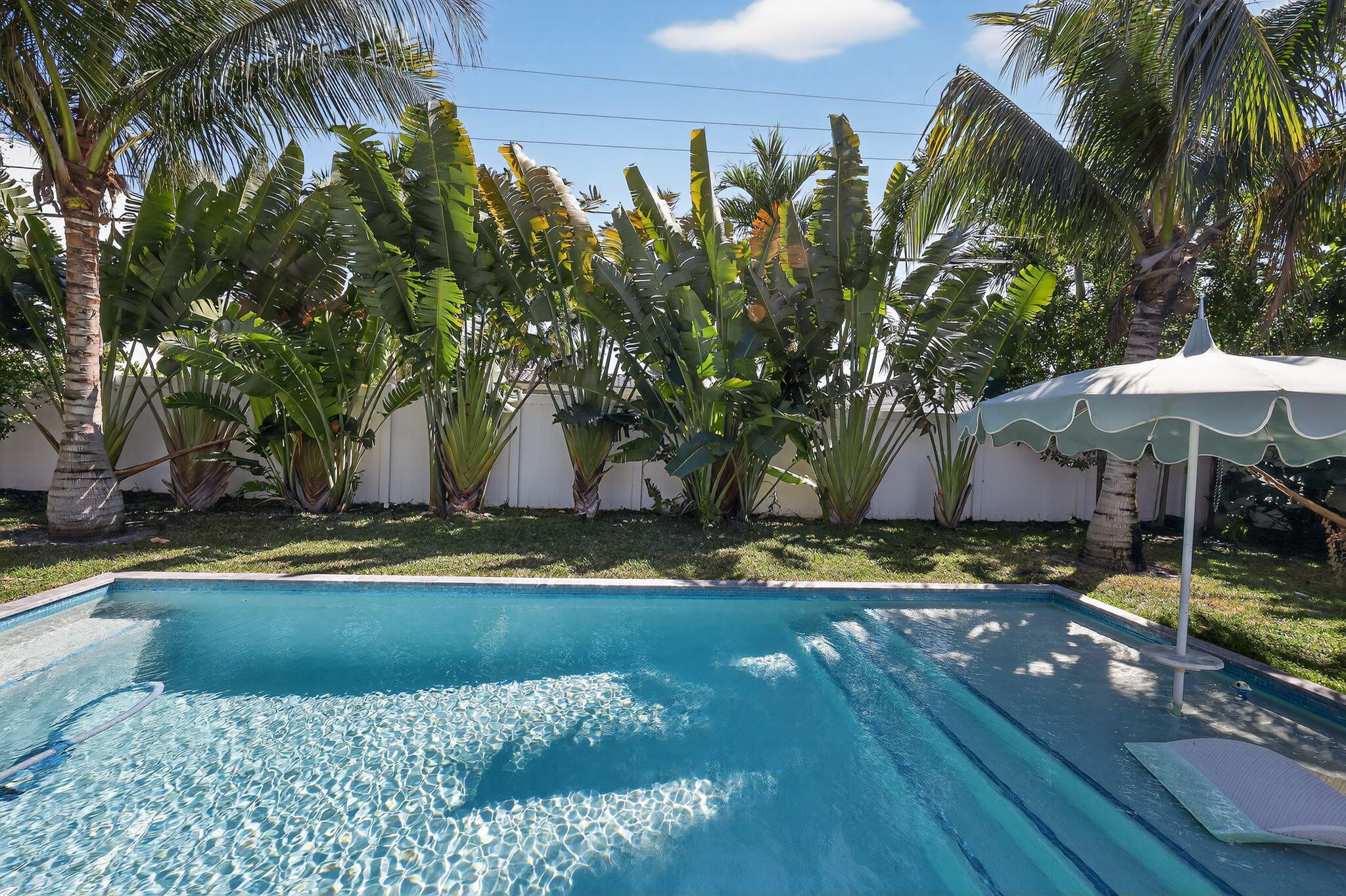976 SW 11th Street