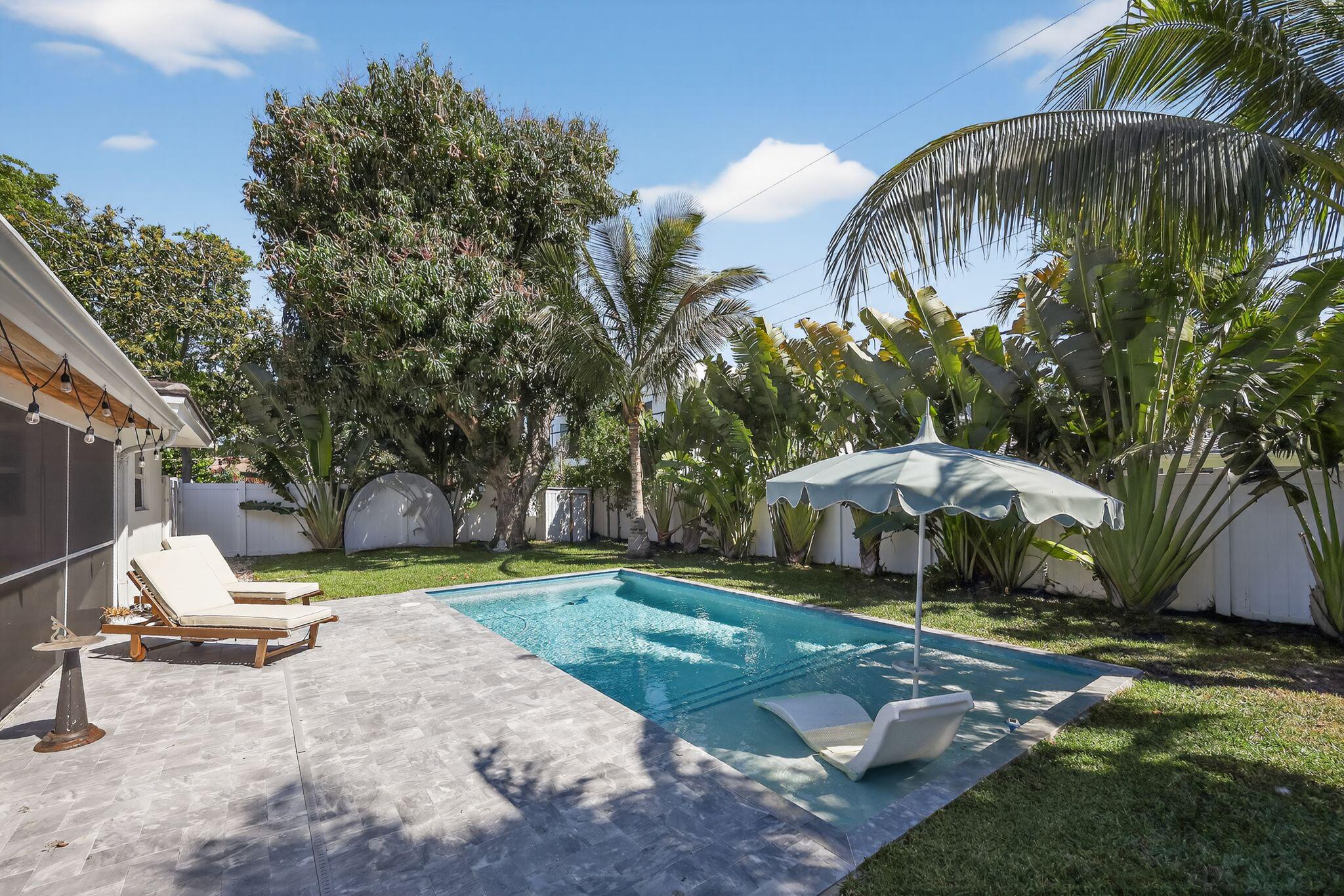 976 SW 11th Street