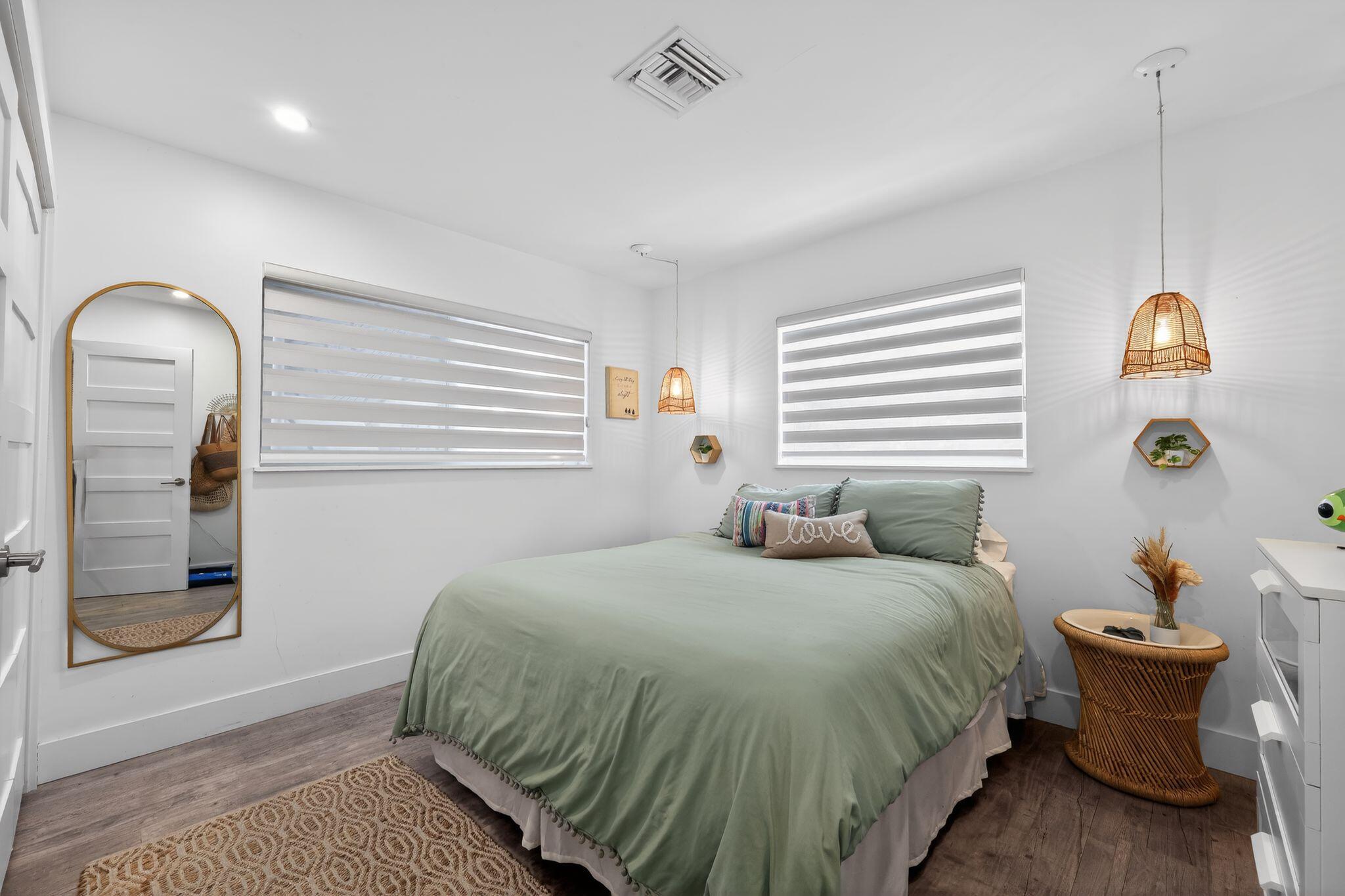 976 SW 11th Street