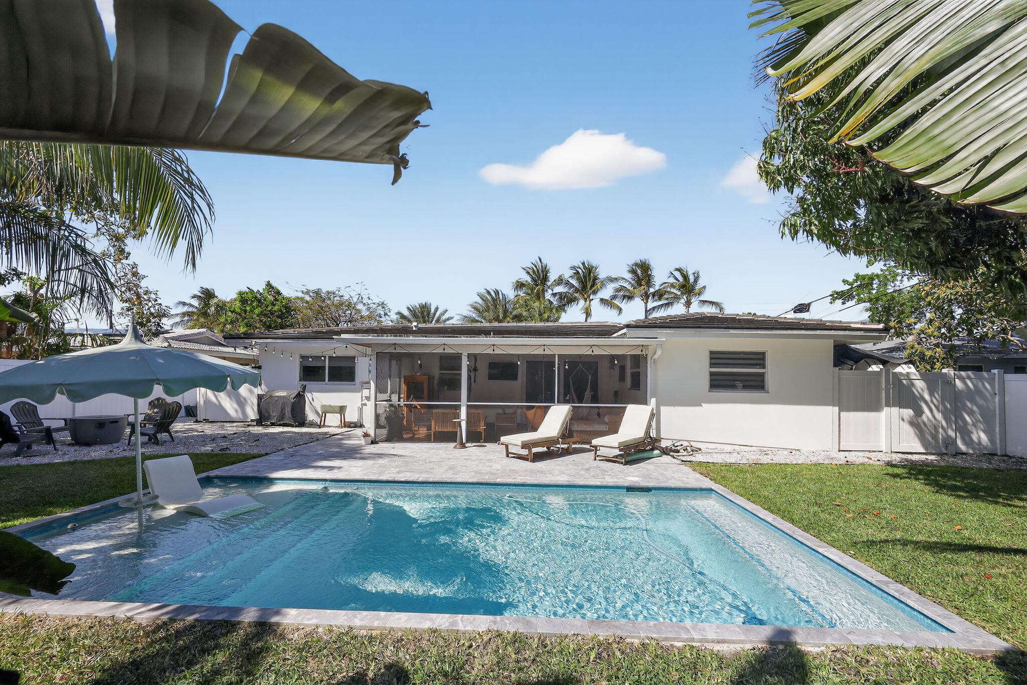 976 SW 11th Street