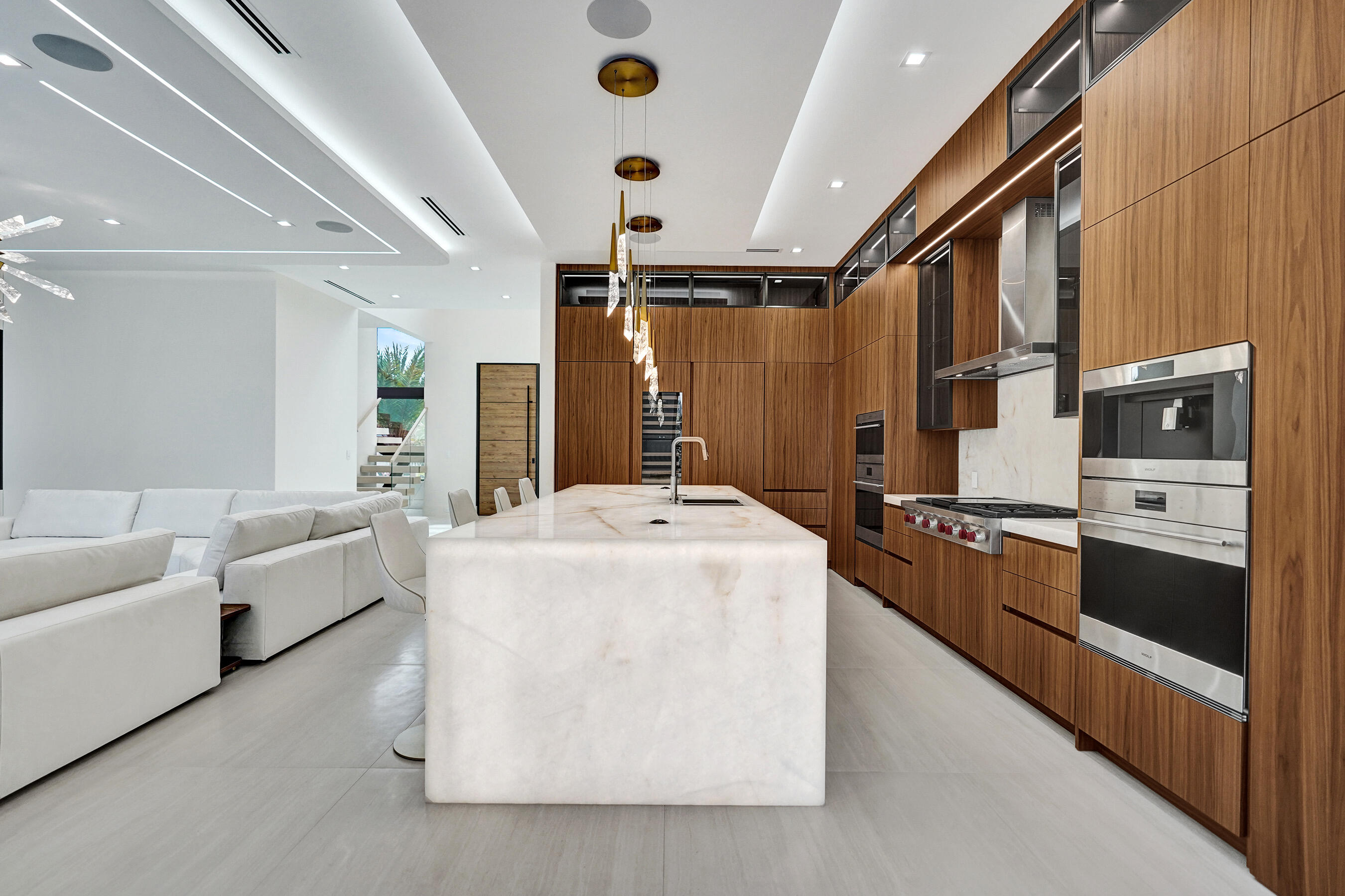 365 NE 3rd Street