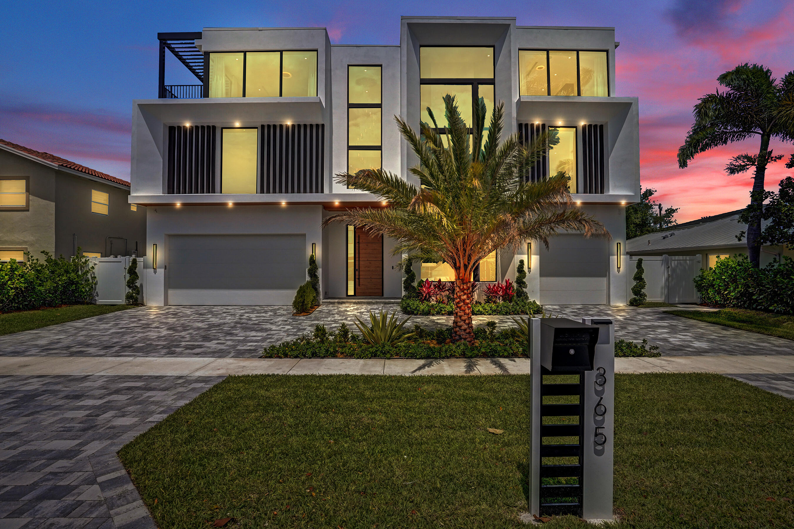 365 NE 3rd Street