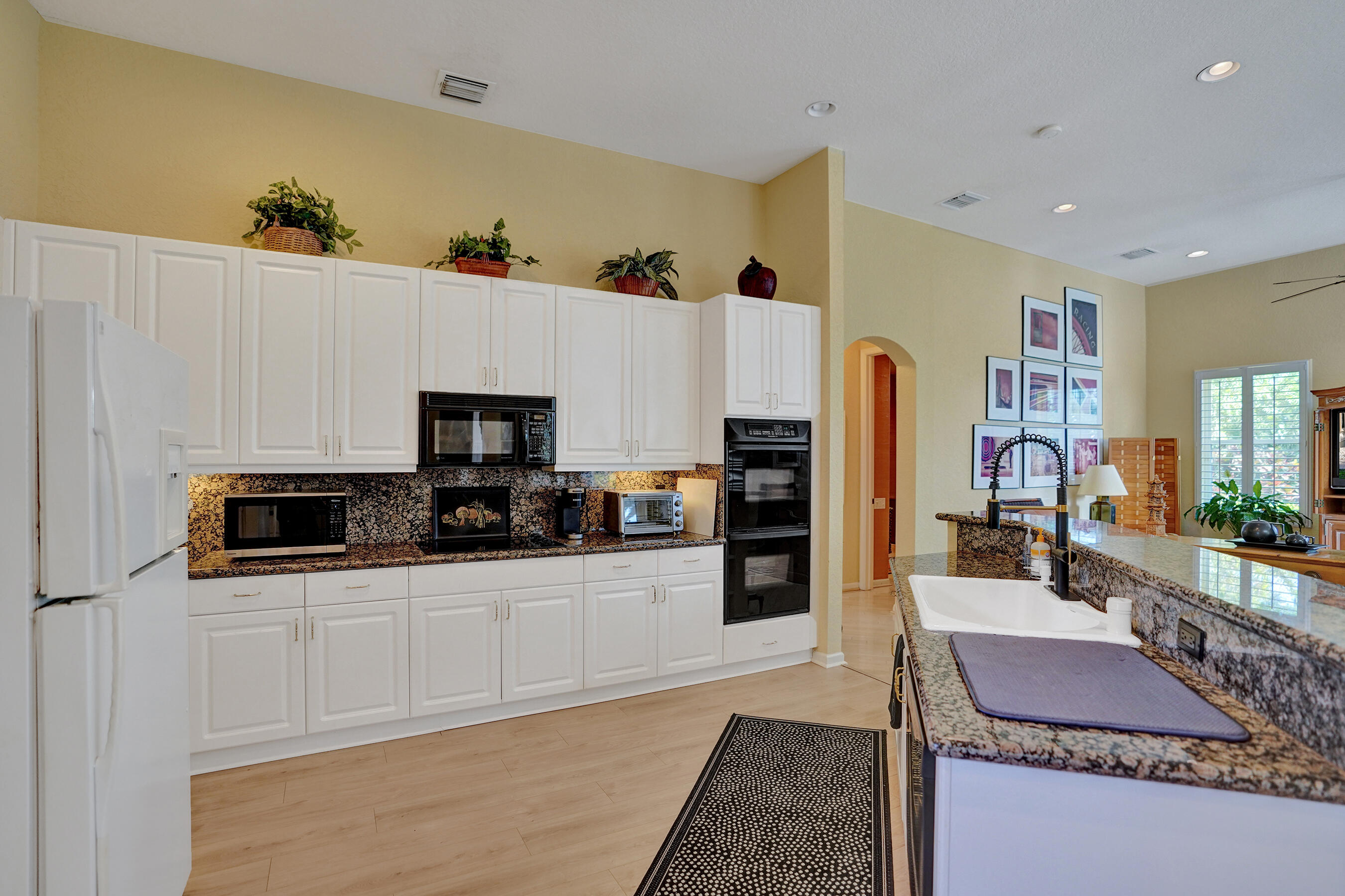 7338 W Falls Rd Road W