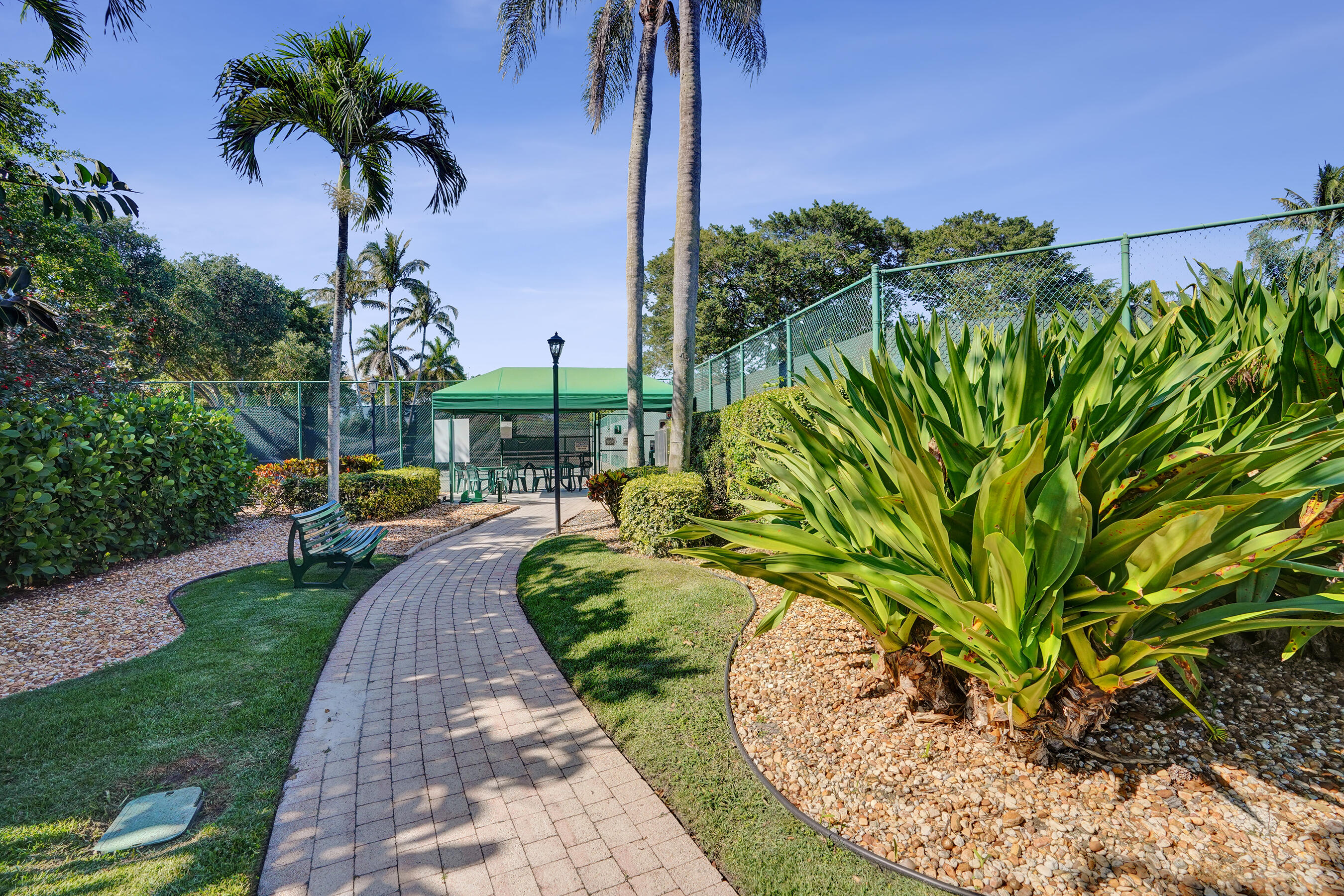 7338 W Falls Rd Road W