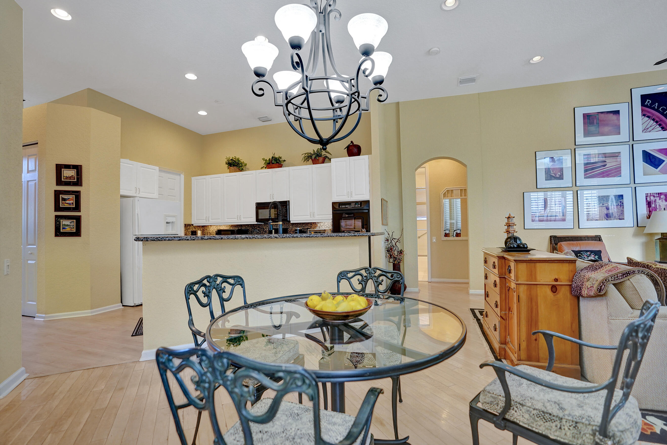 7338 W Falls Rd Road W