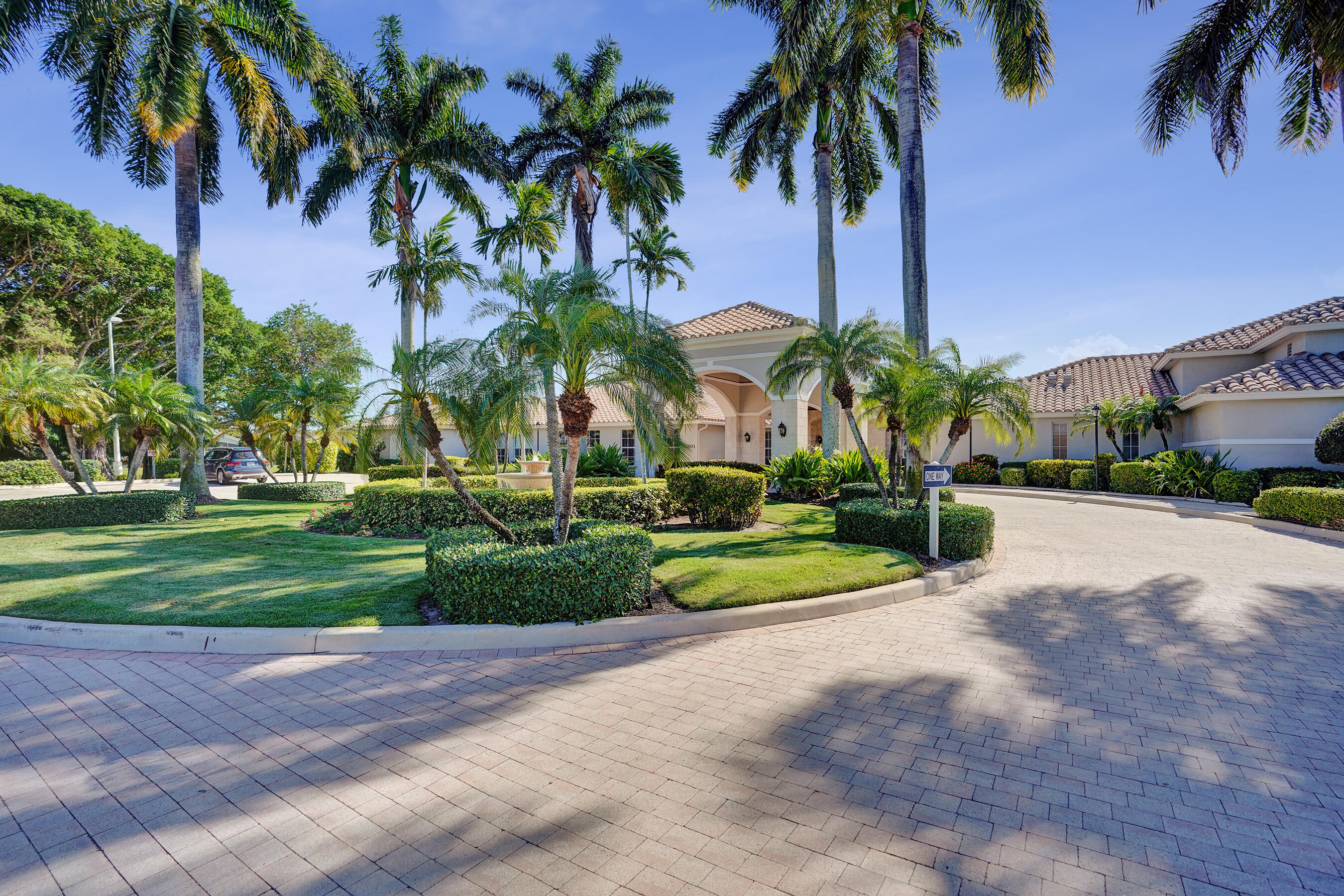 7338 W Falls Rd Road W