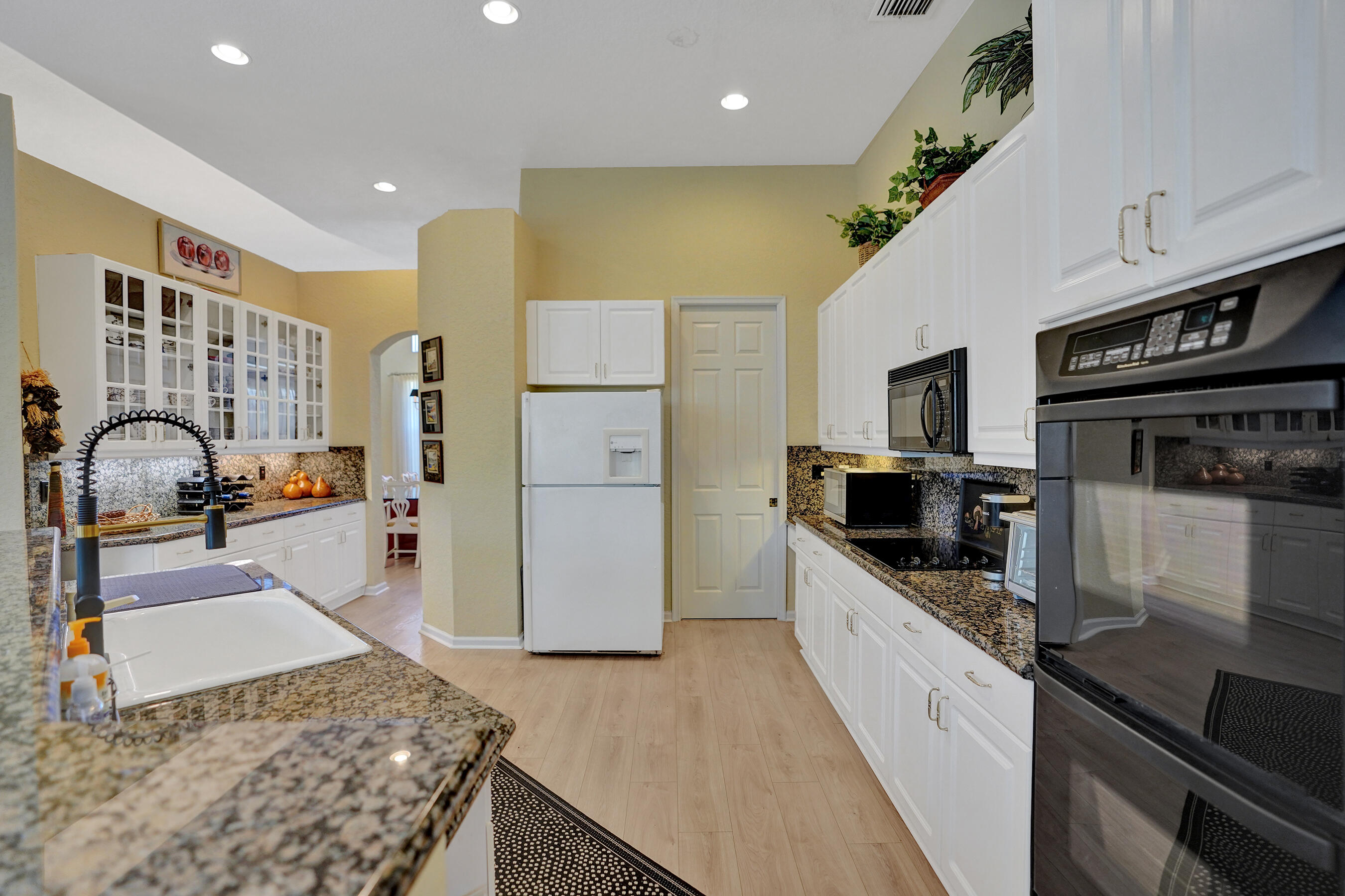 7338 W Falls Rd Road W