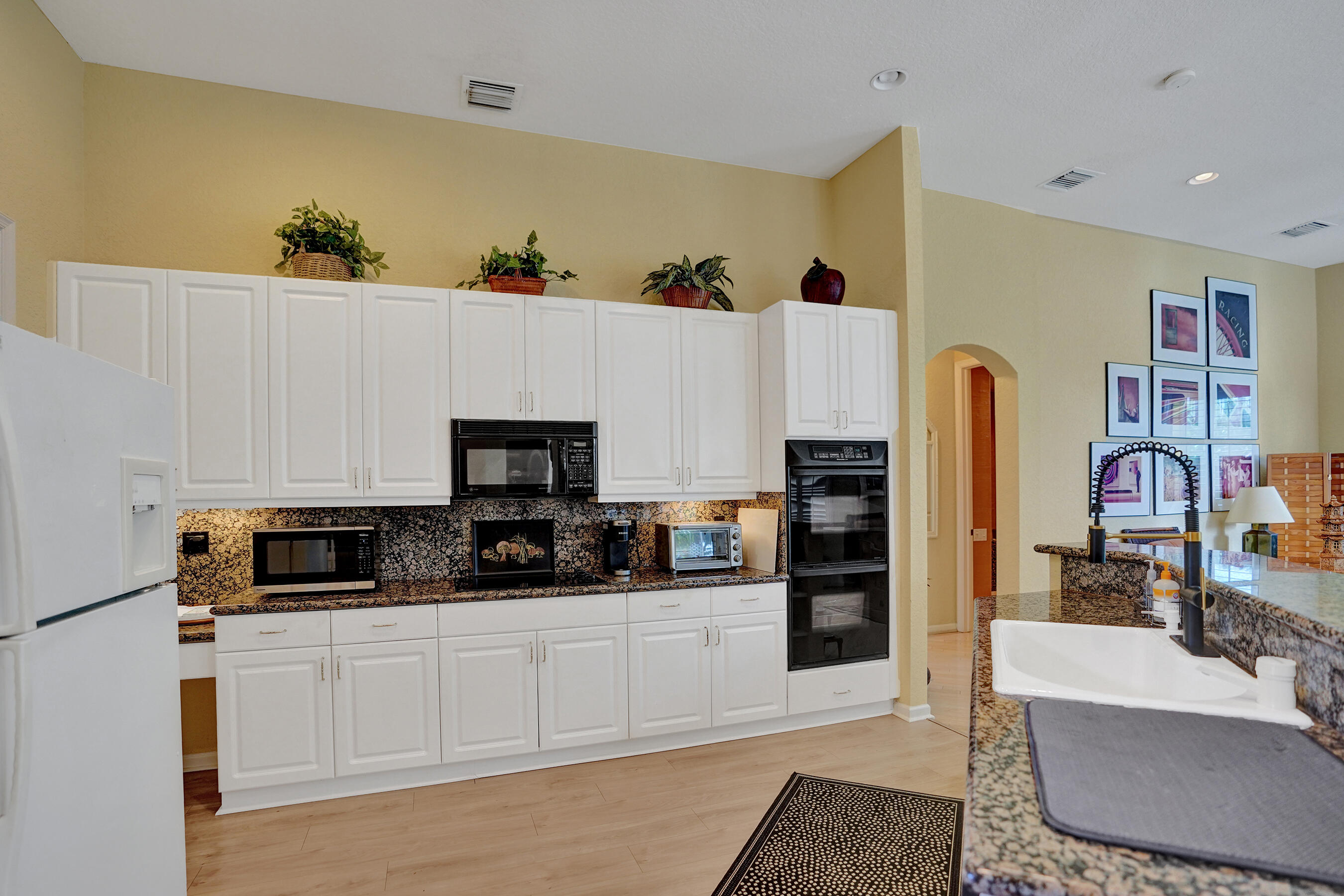 7338 W Falls Rd Road W