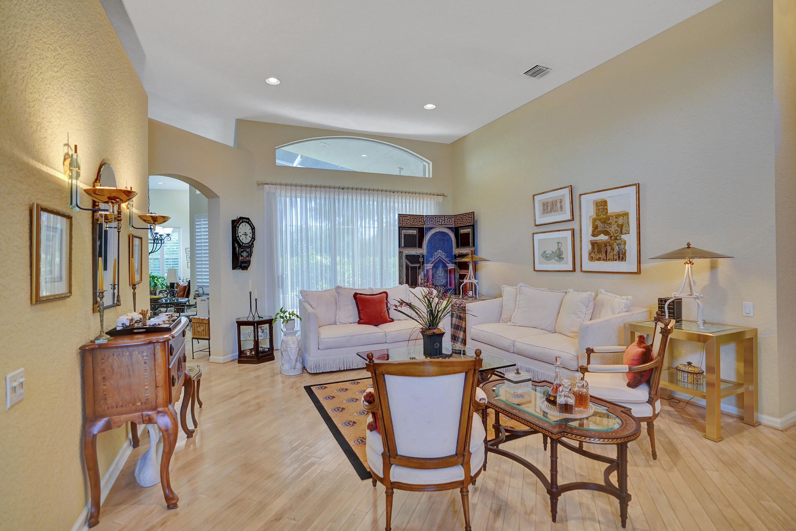 7338 W Falls Rd Road W