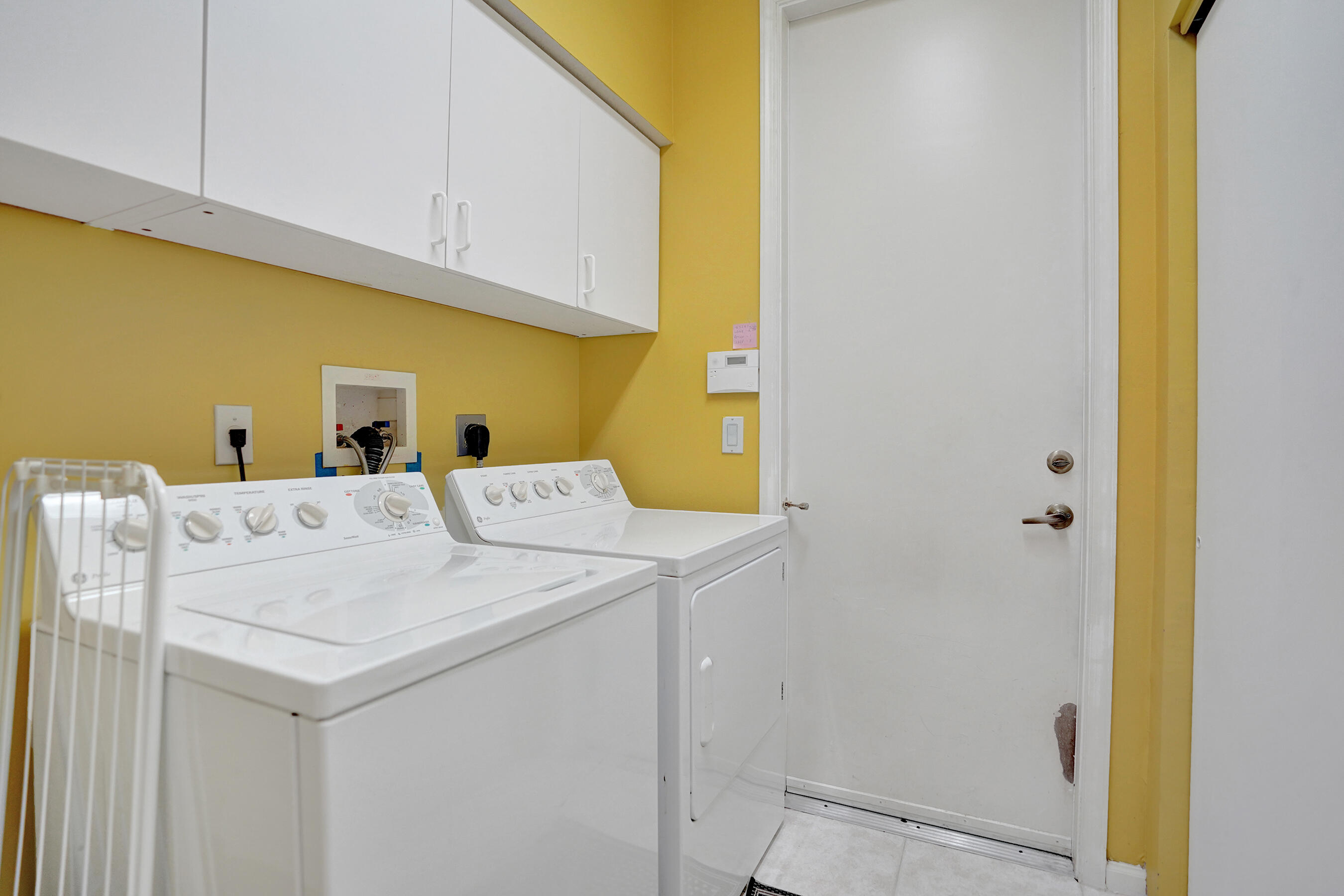 7338 W Falls Rd Road W