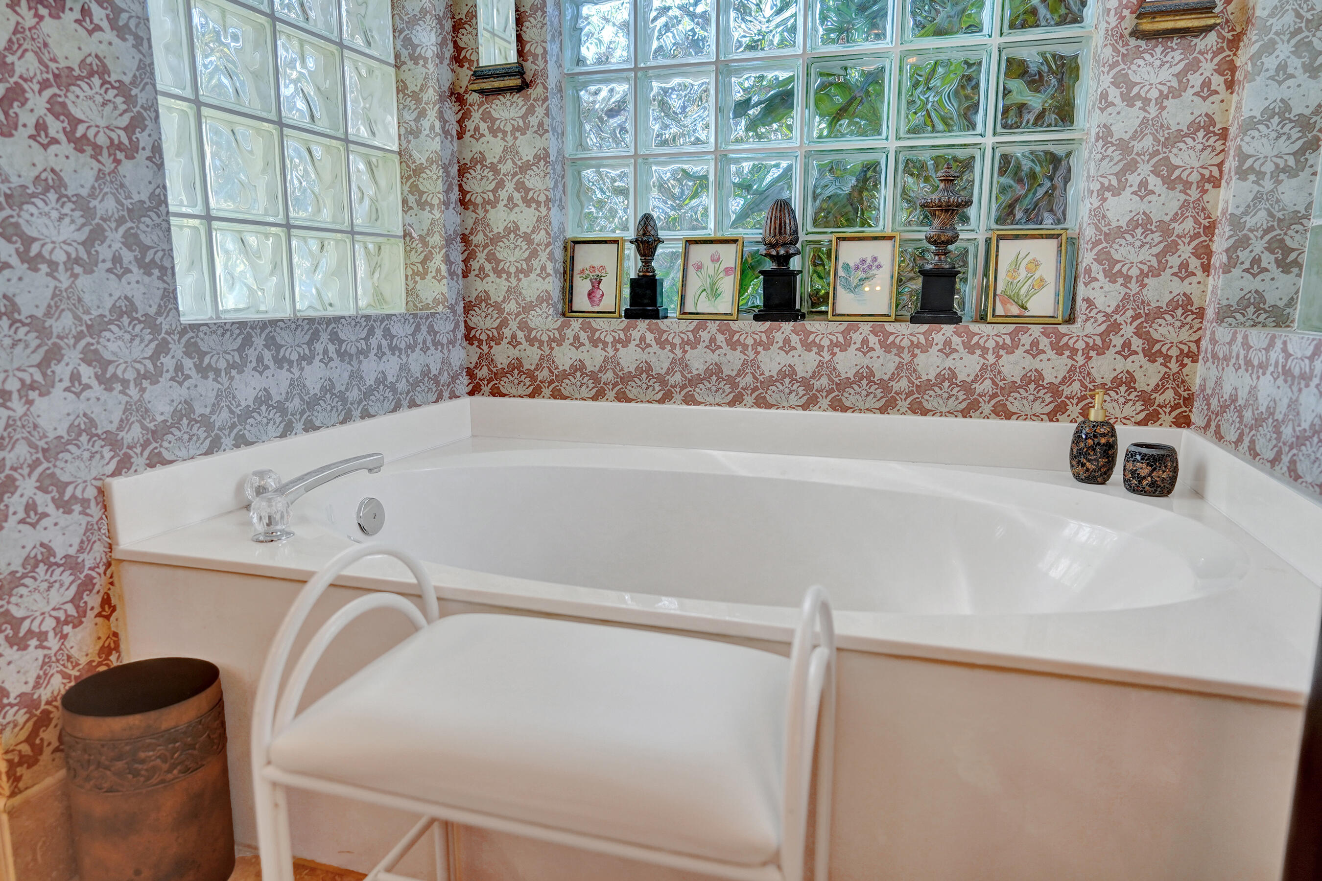 7338 W Falls Rd Road W