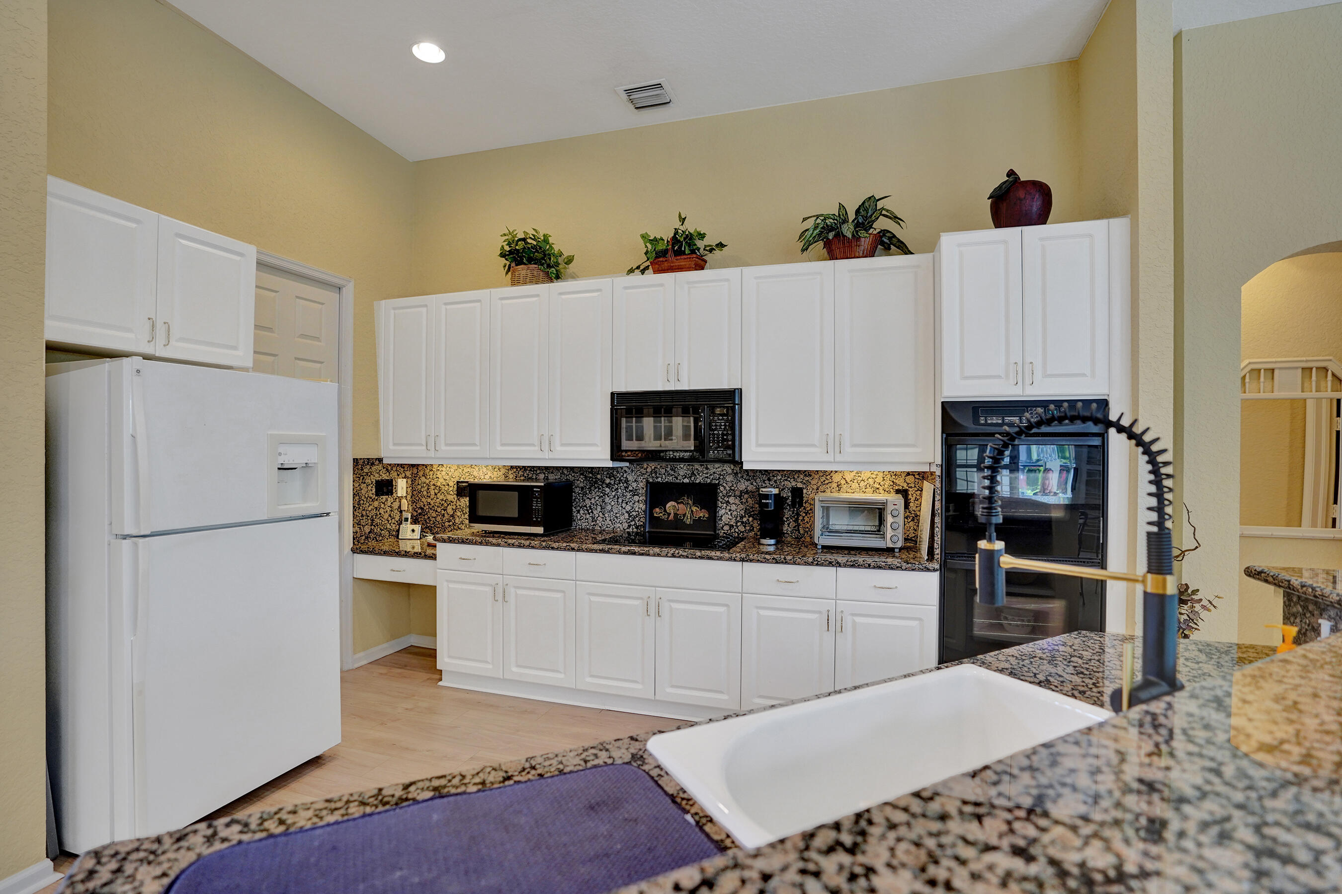 7338 W Falls Rd Road W