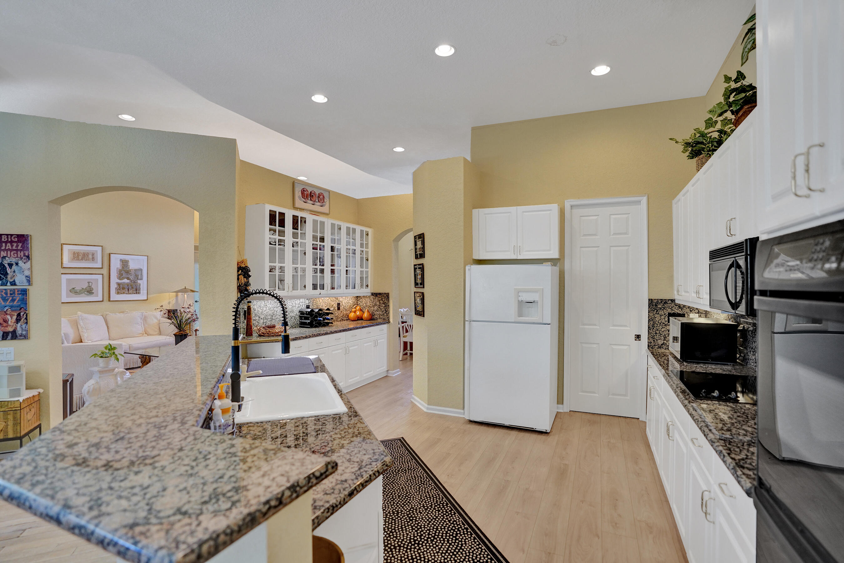 7338 W Falls Rd Road W