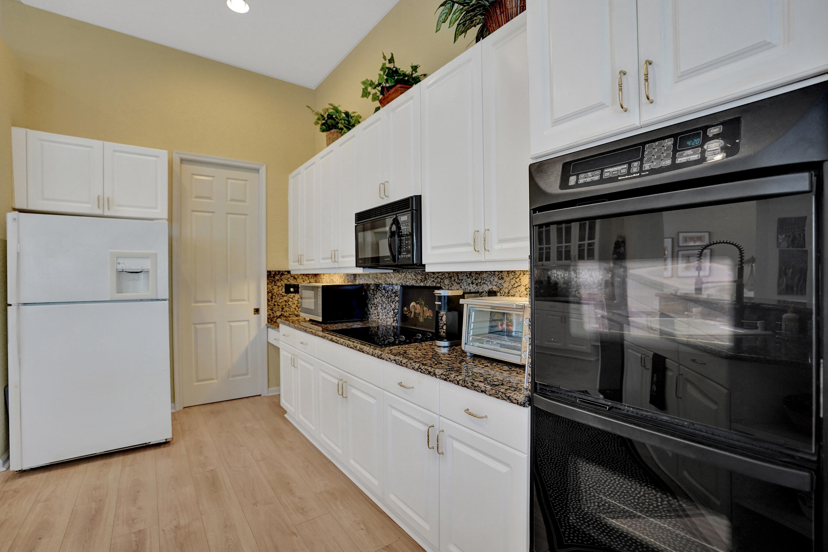 7338 W Falls Rd Road W