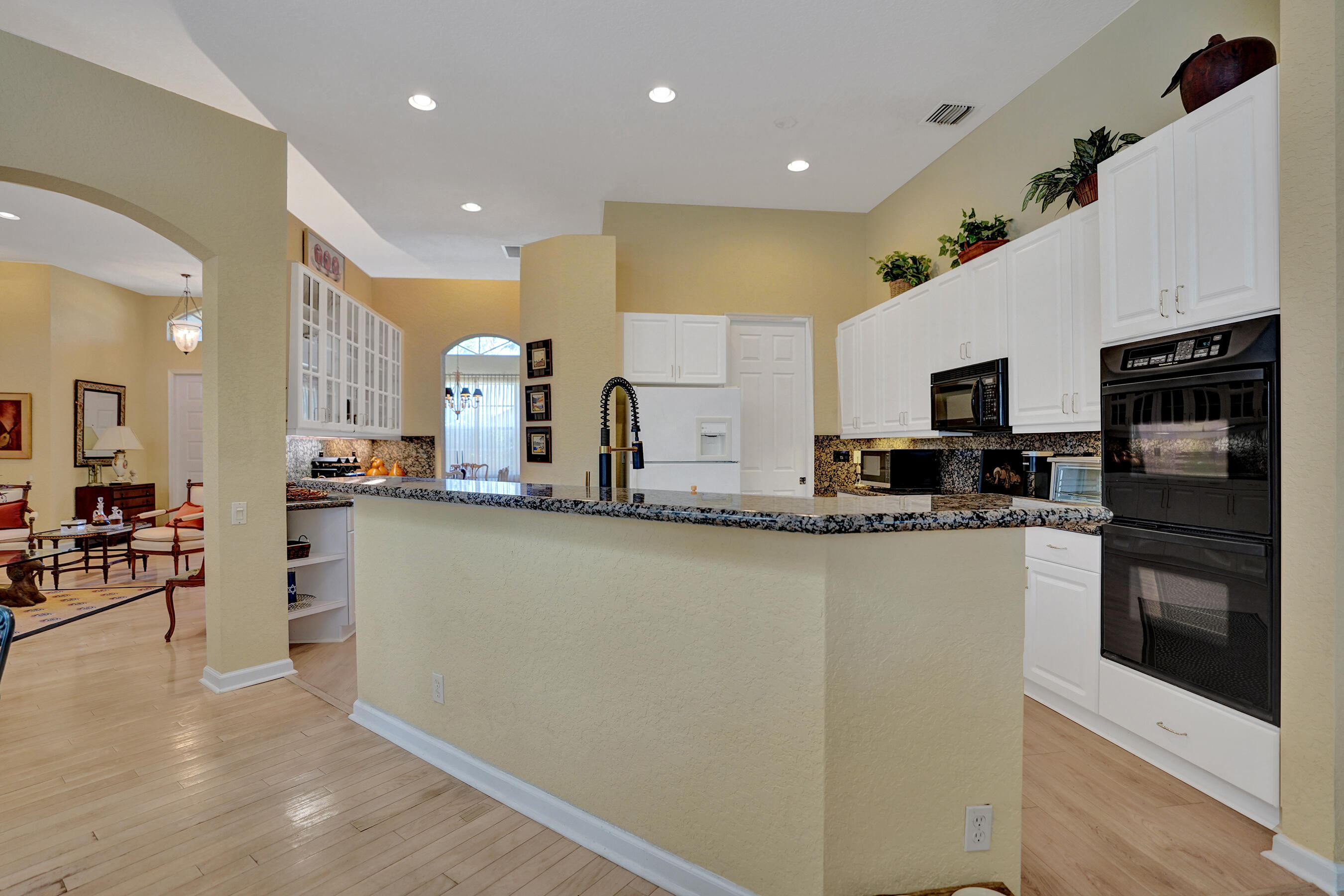 7338 W Falls Rd Road W