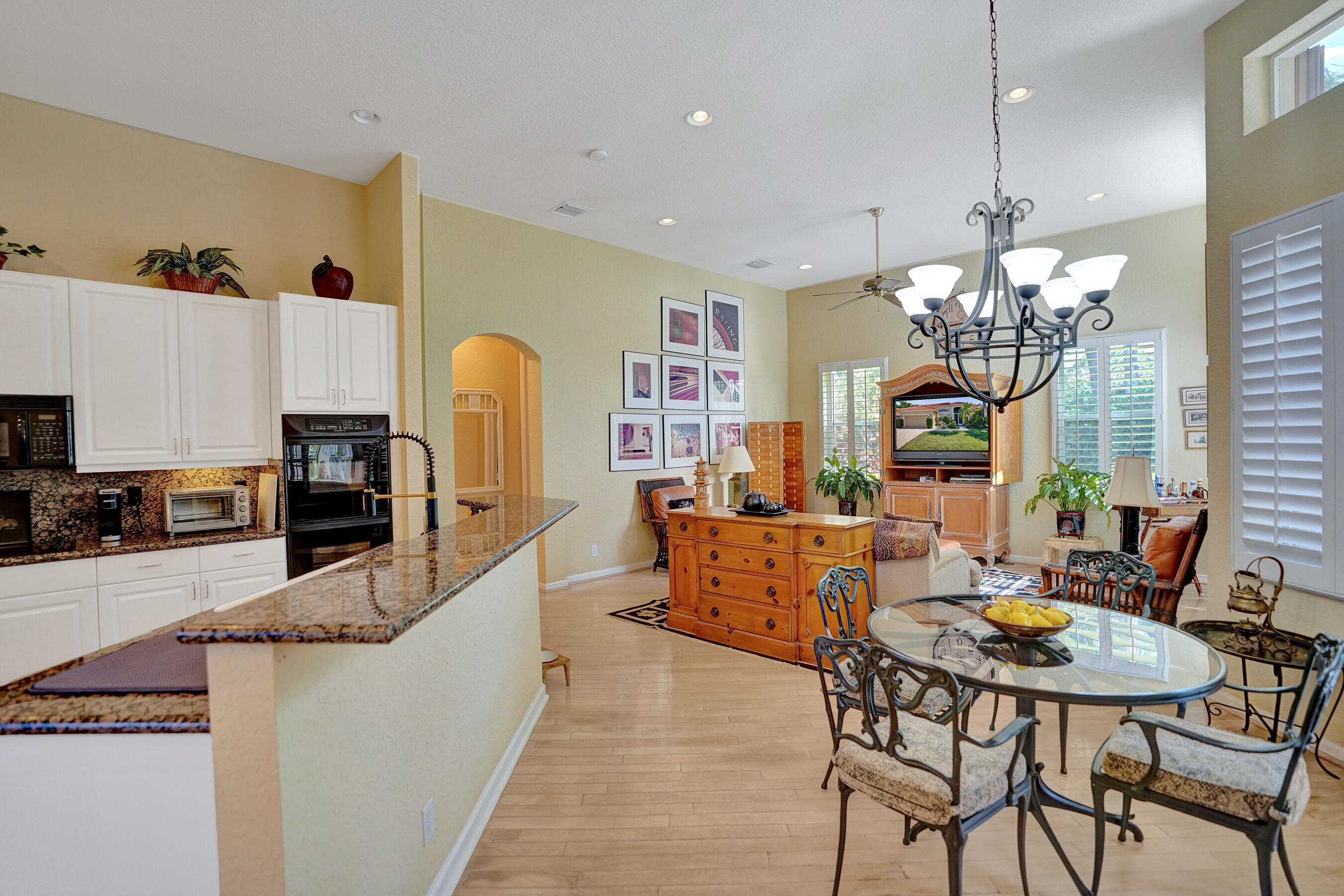 7338 W Falls Rd Road W