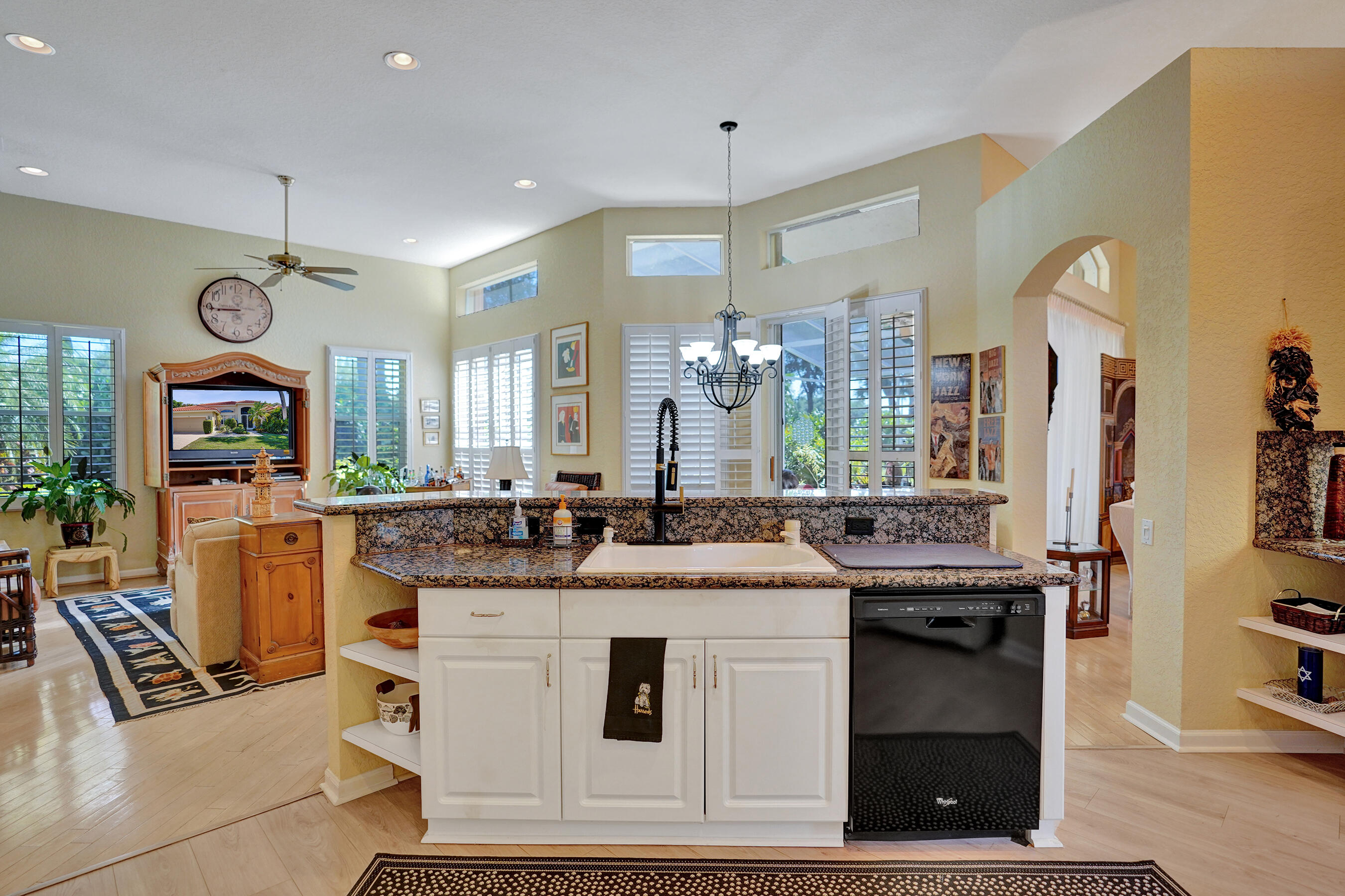 7338 W Falls Rd Road W