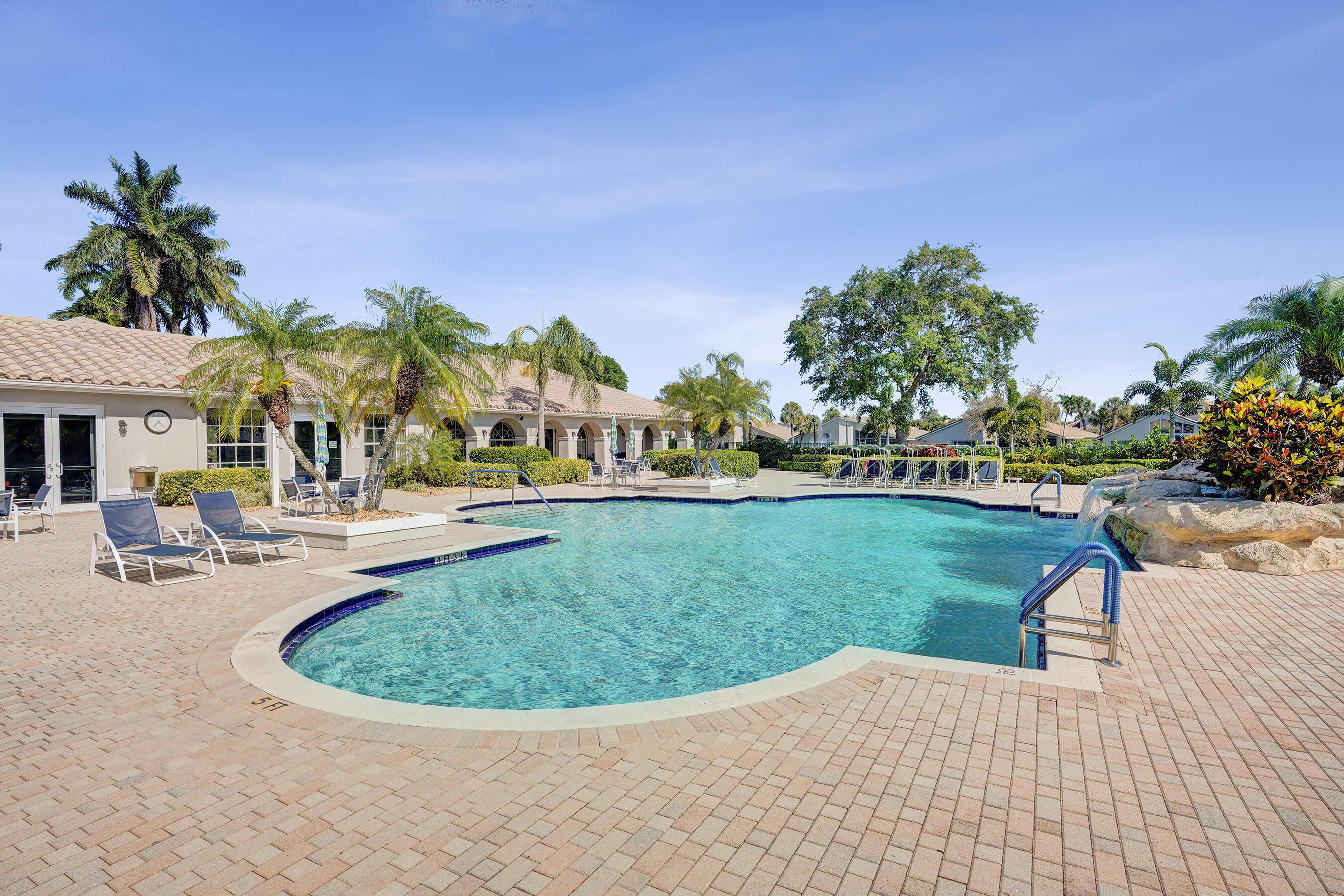 7338 W Falls Rd Road W