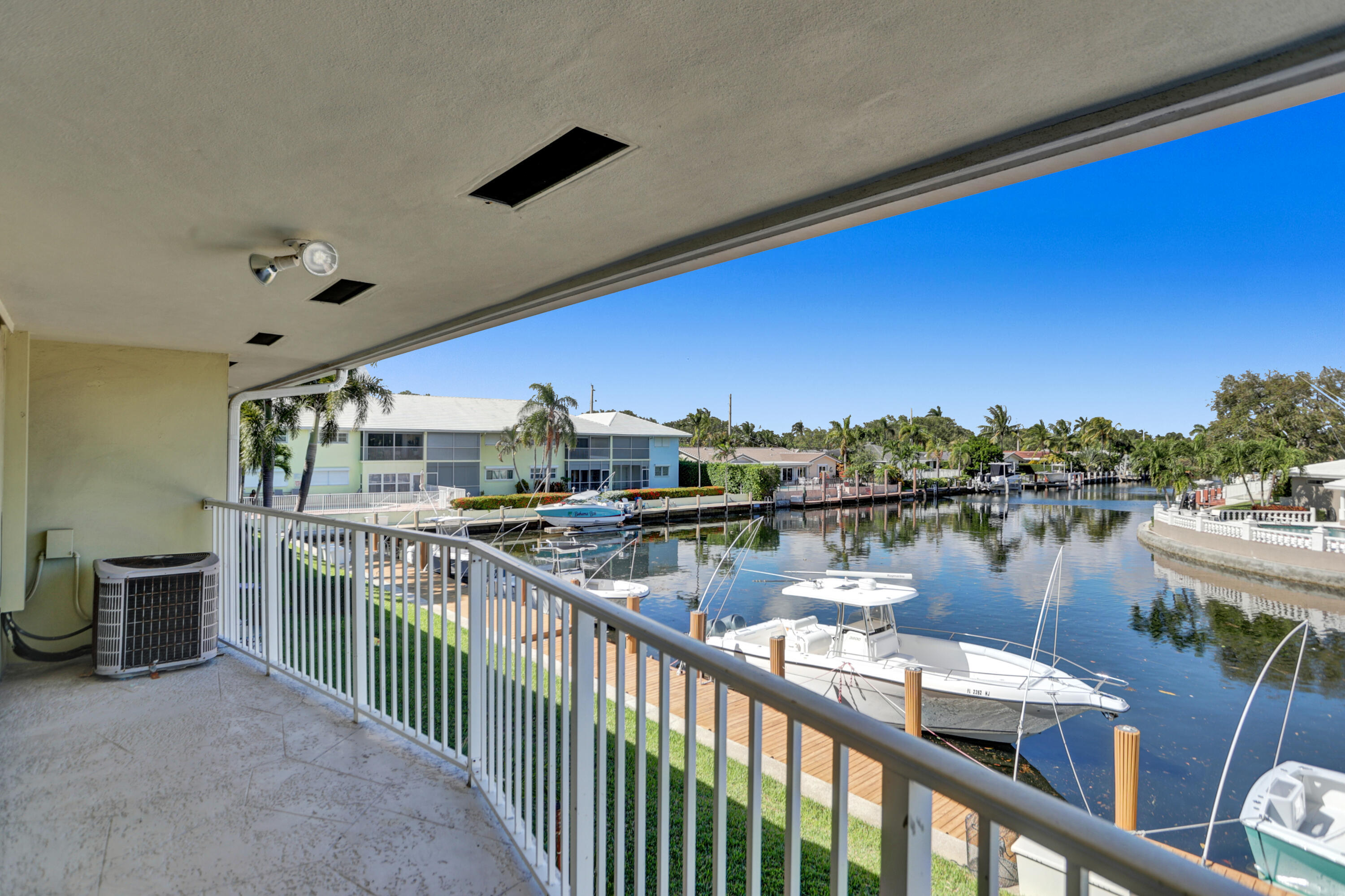 2311 NE 36th Street 2f Lighthouse Point Fl Us 33064 B26051887