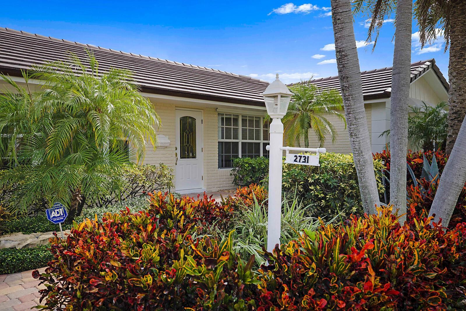 2731 NE 39th St