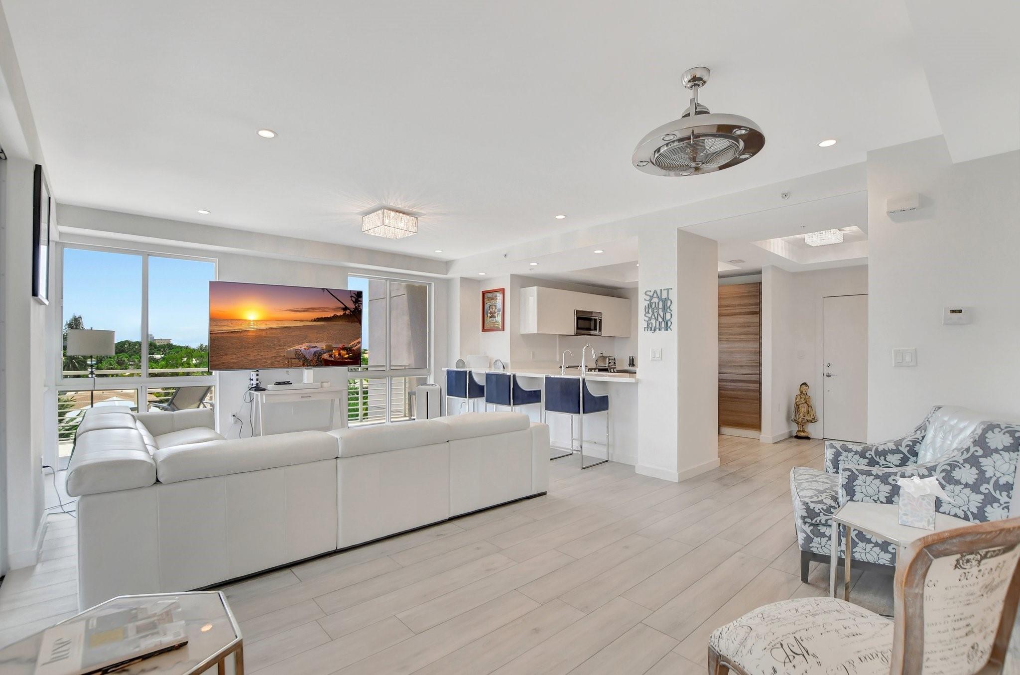 51 SE 19th Avenue #403