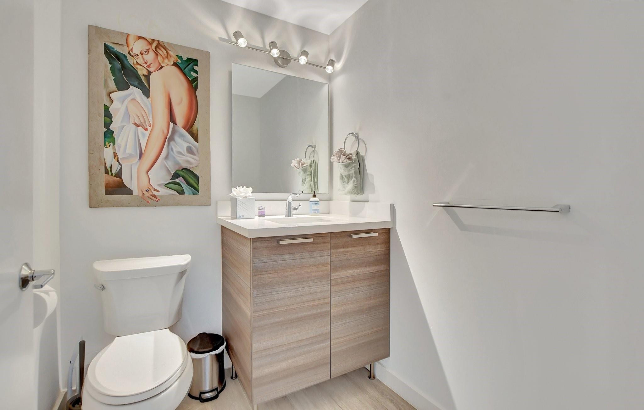 51 SE 19th Avenue #403