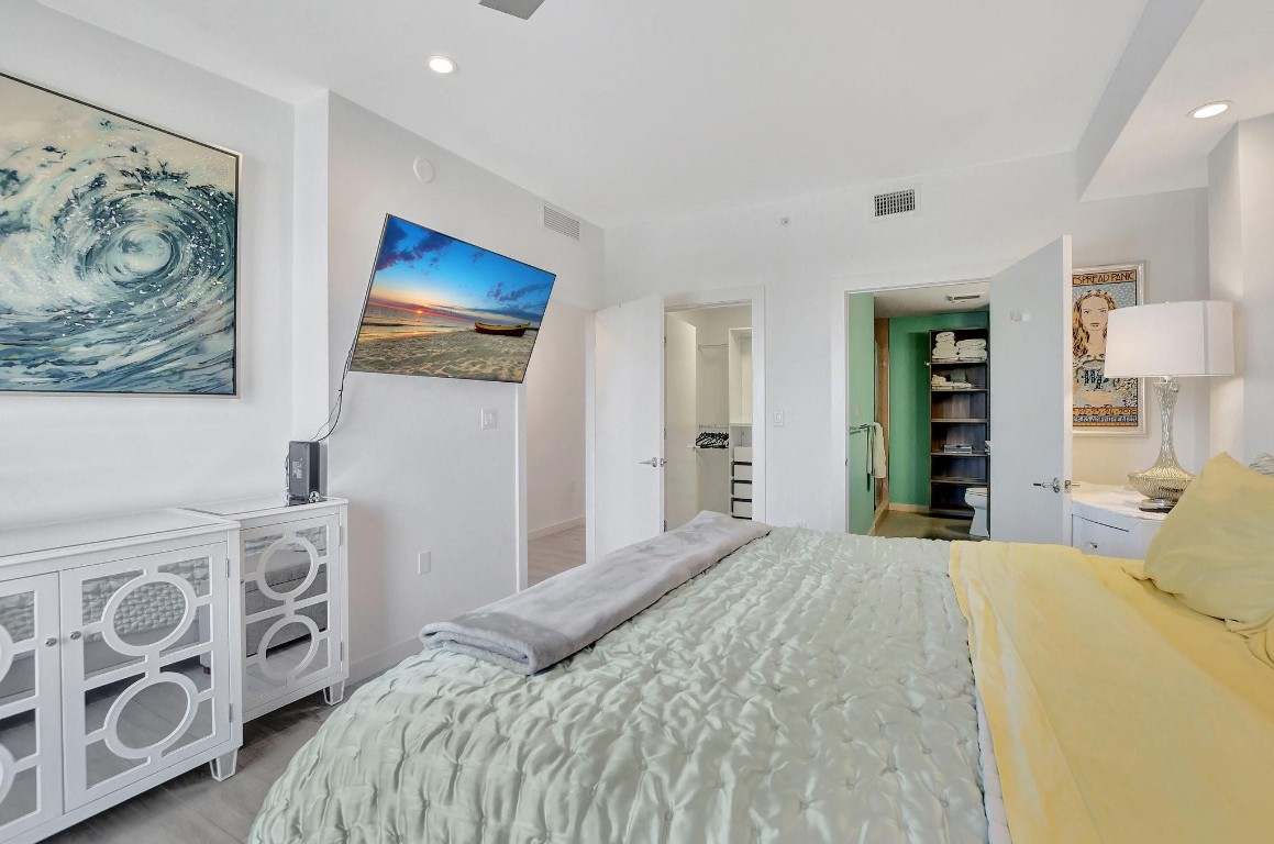 51 SE 19th Avenue #403