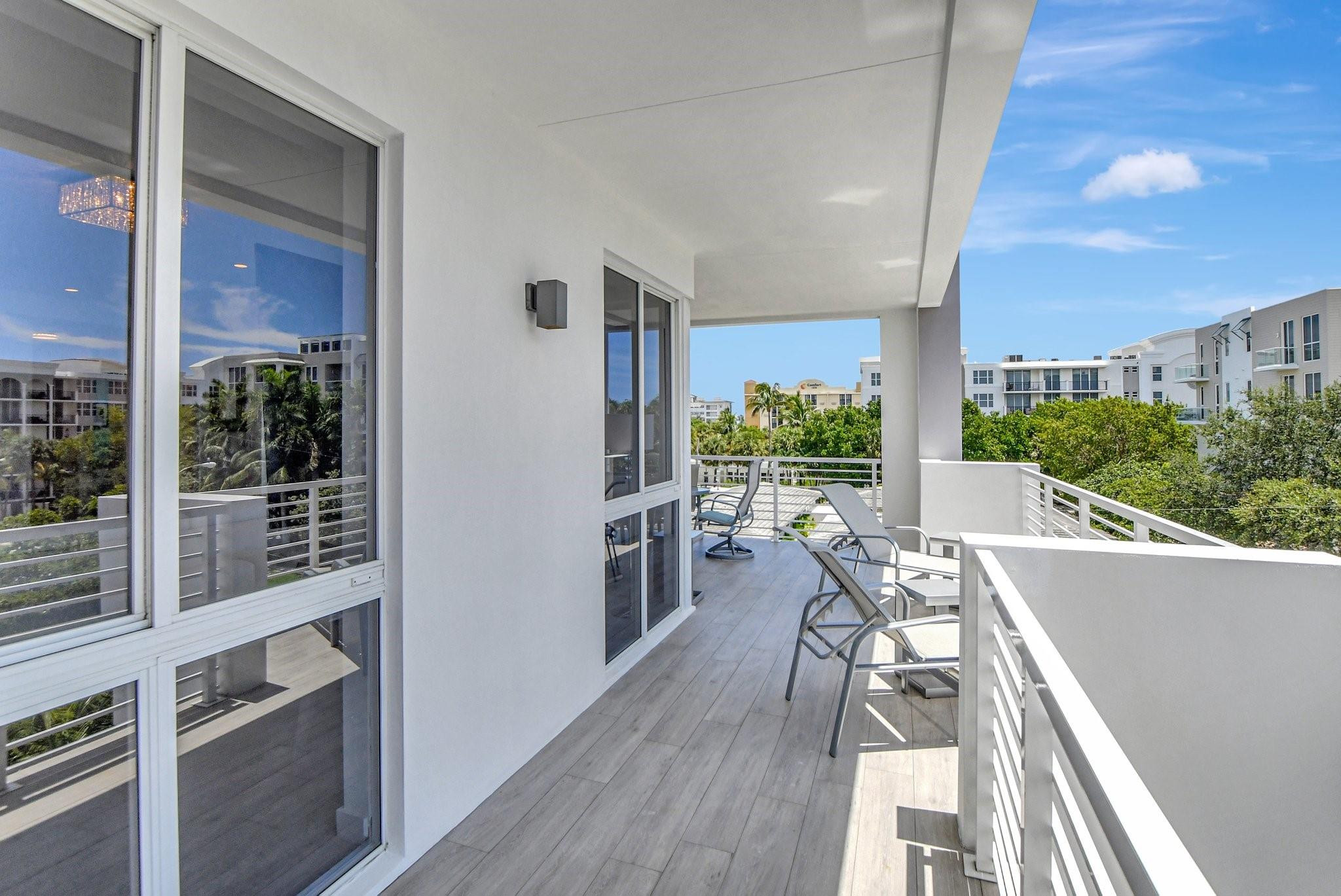 51 SE 19th Avenue #403
